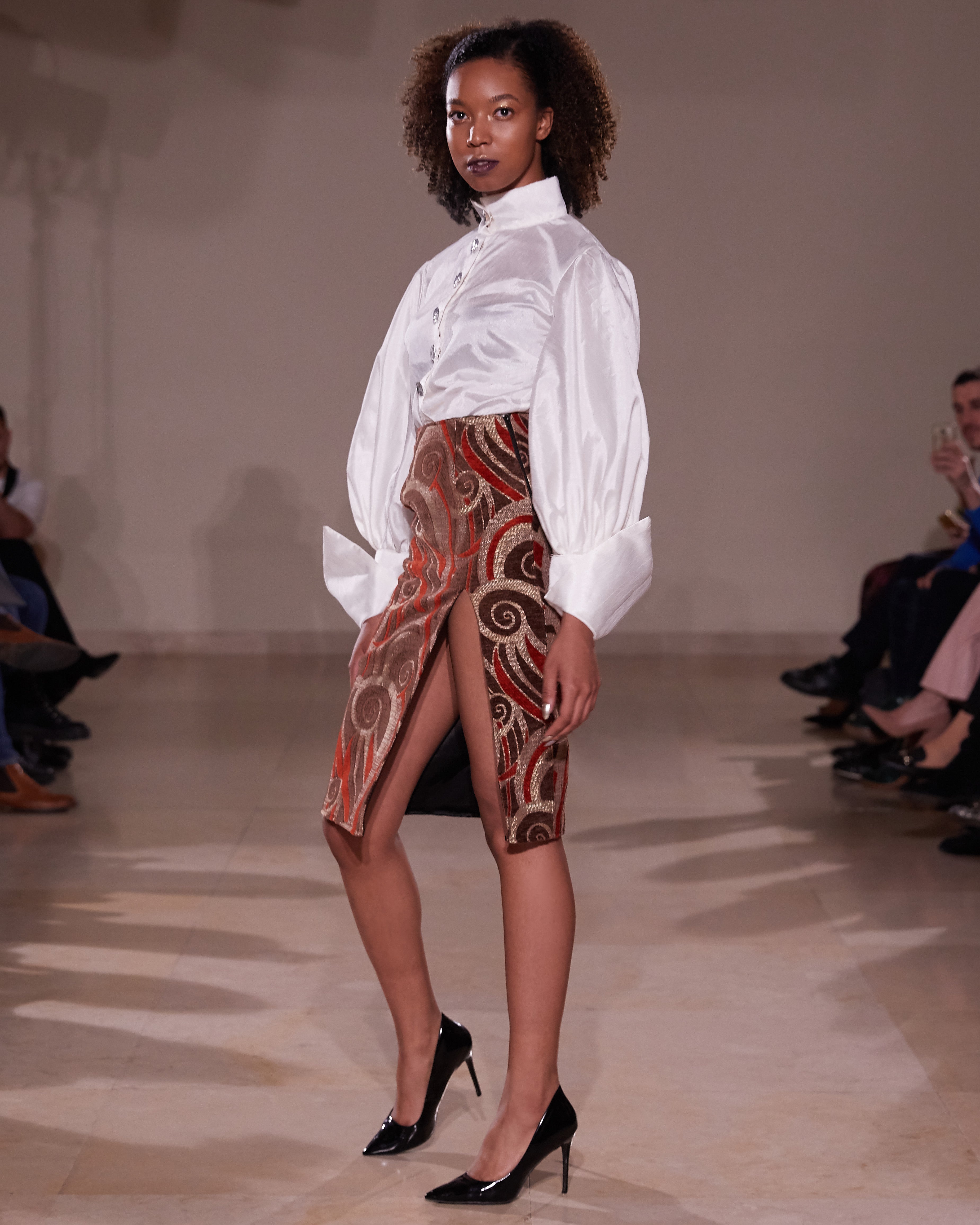 HIGH SLIT STRAIGHT SKIRT