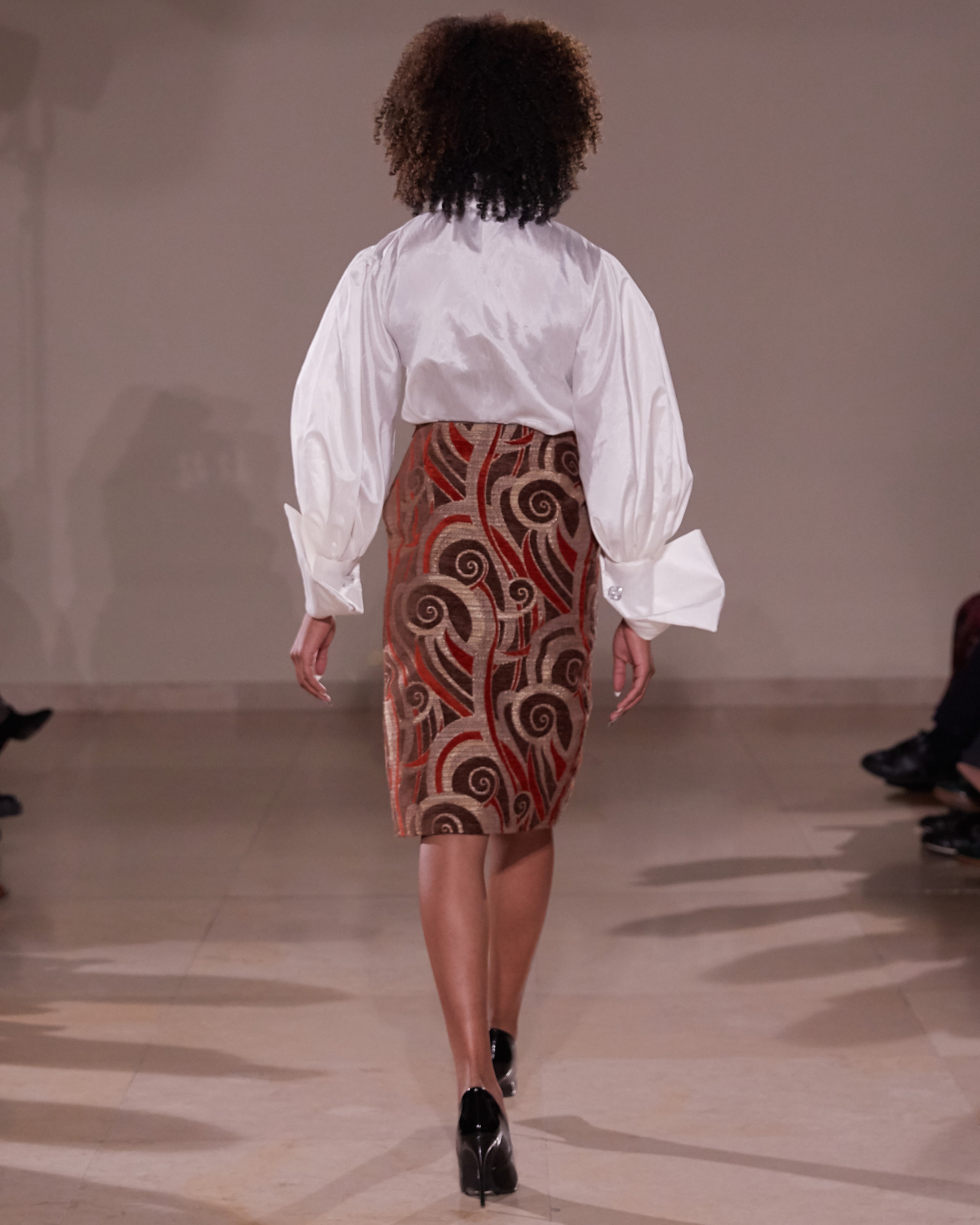 HIGH SLIT STRAIGHT SKIRT