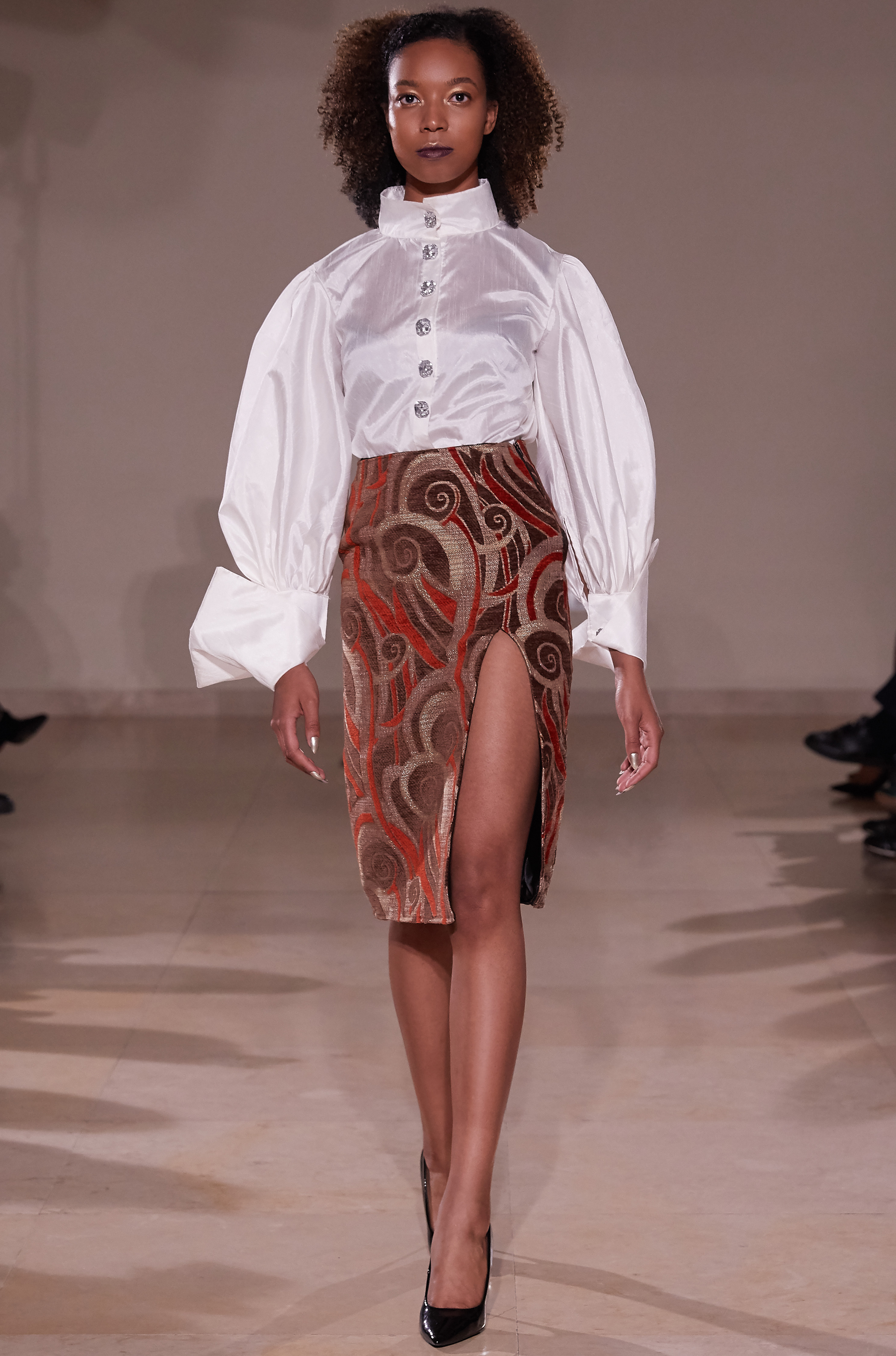 HIGH SLIT STRAIGHT SKIRT