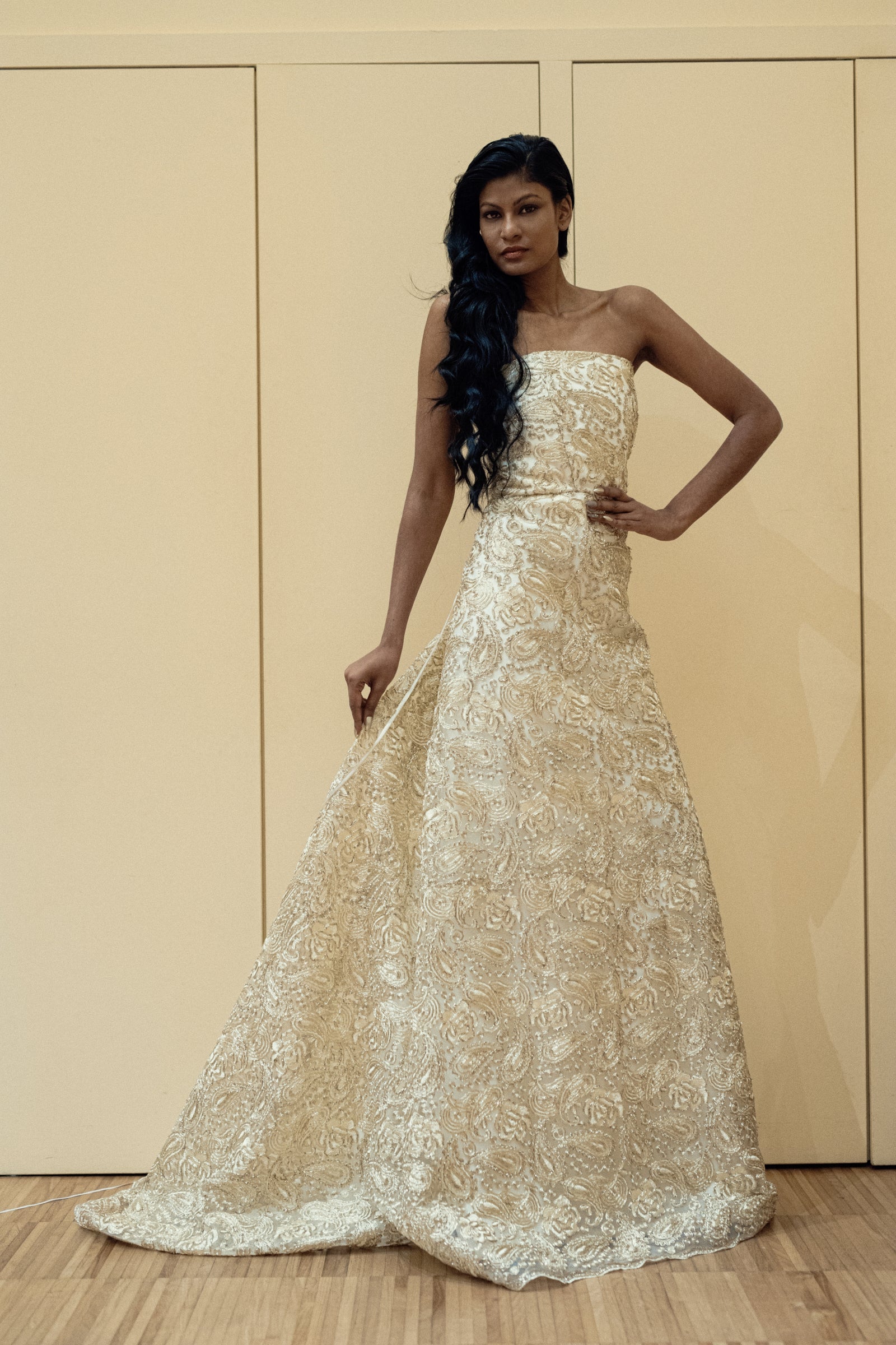 EMBELLISHED LACE GOLD DRESS