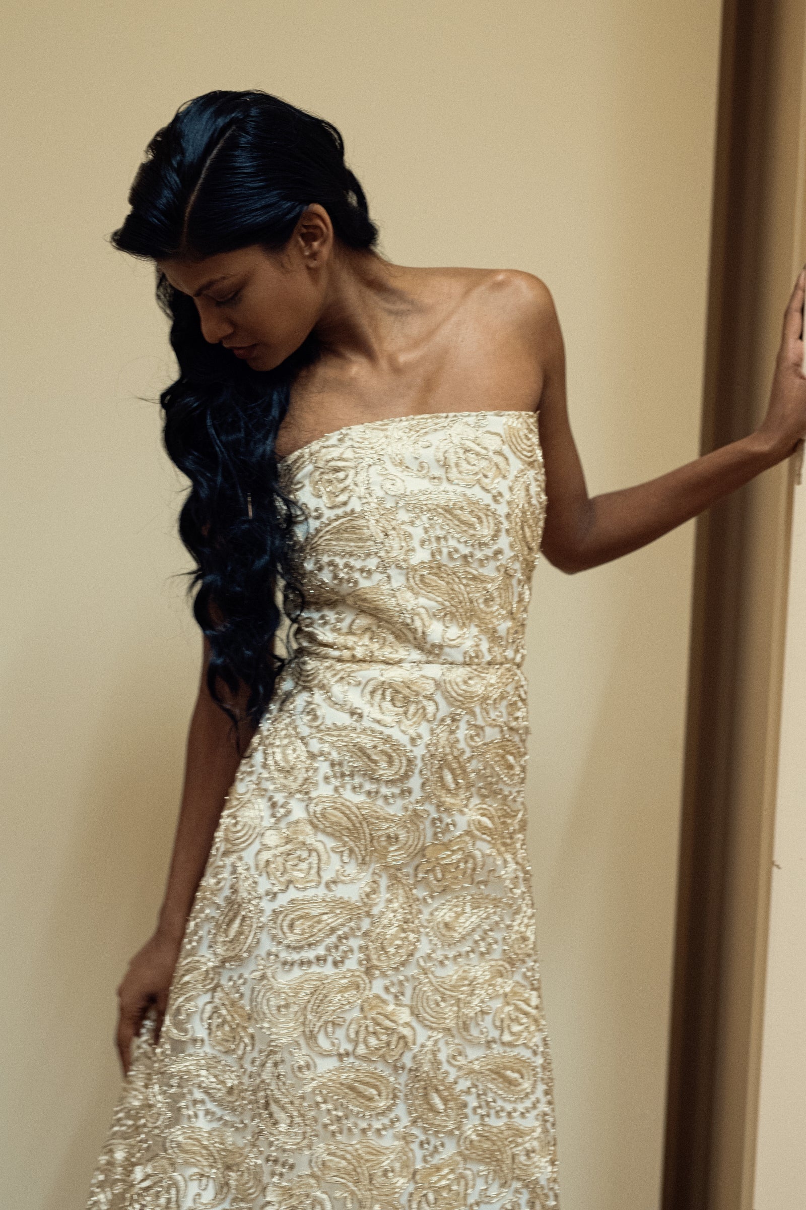 EMBELLISHED LACE GOLD DRESS