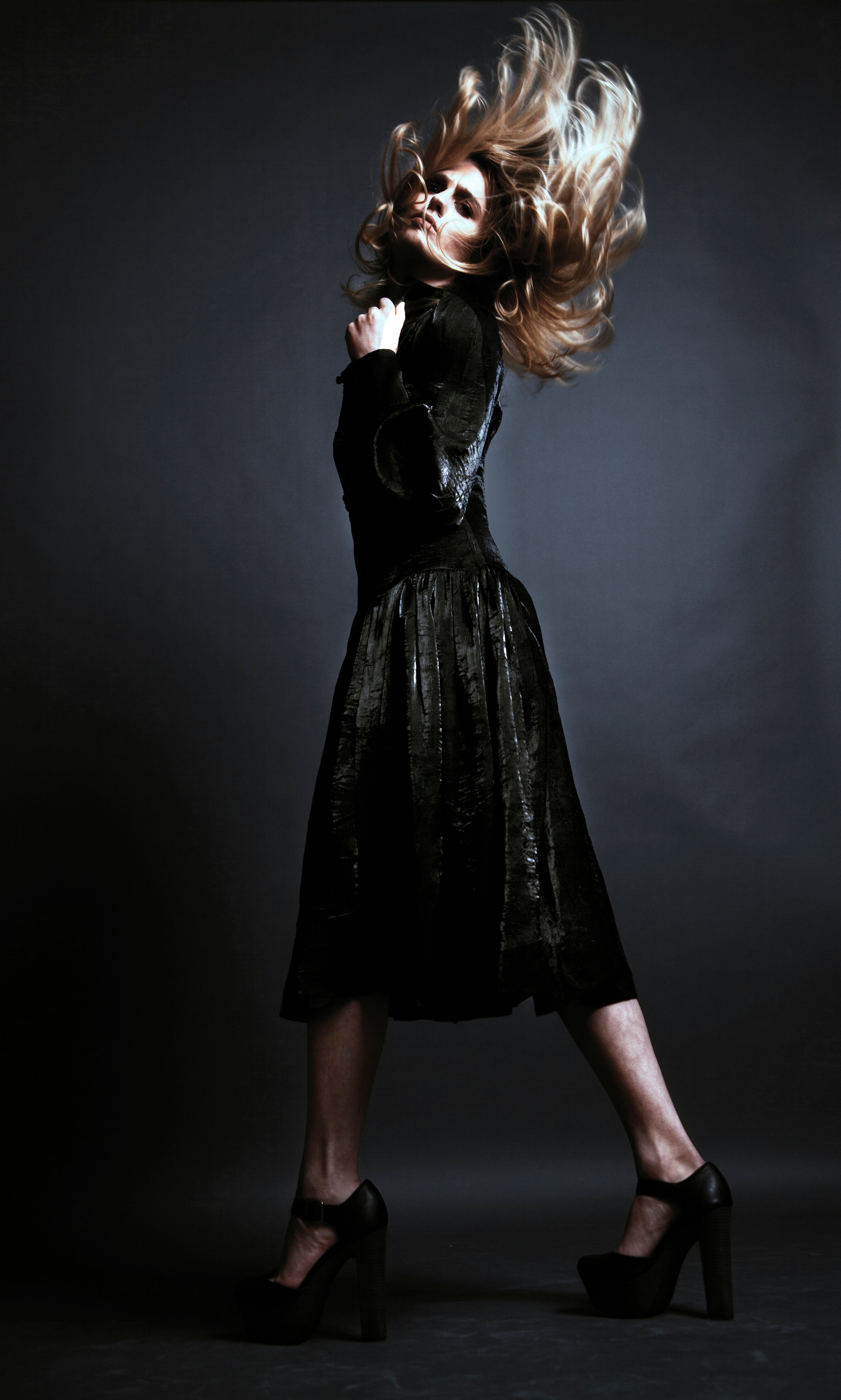 HIGH NECK DETAILED DRESS