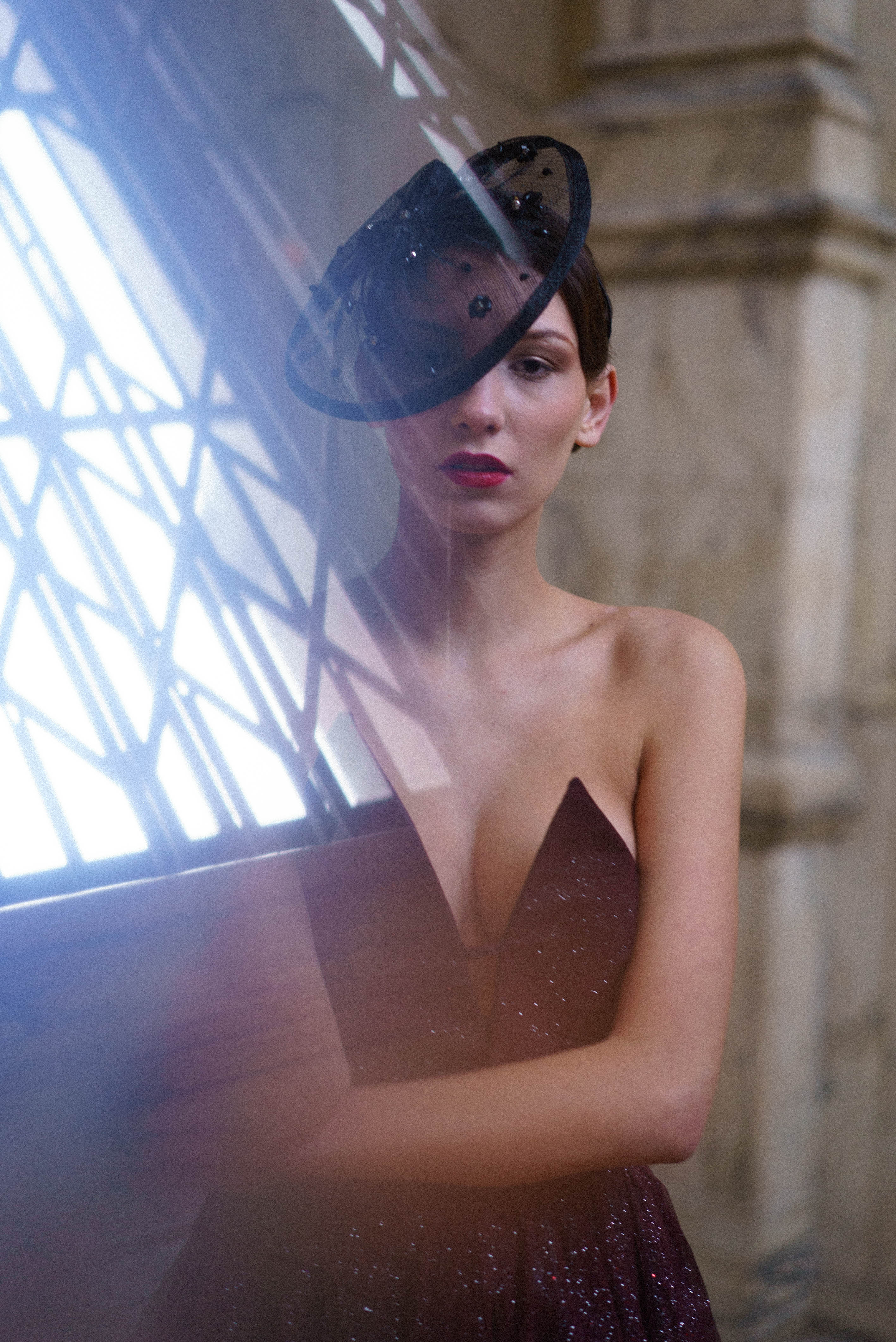 ASYMMETRIC STRAPLESS GLITTER DRESS