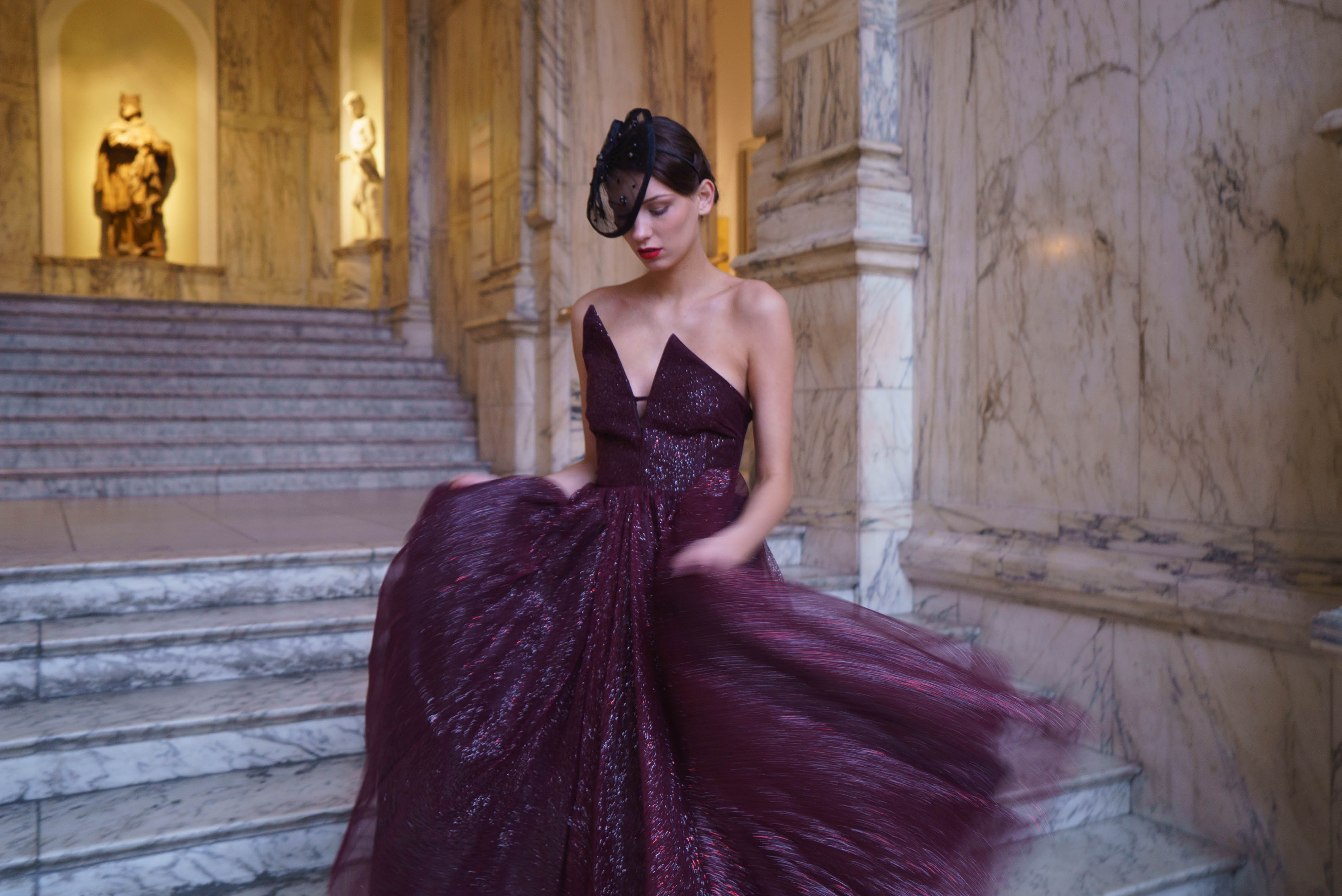 ASYMMETRIC STRAPLESS GLITTER DRESS