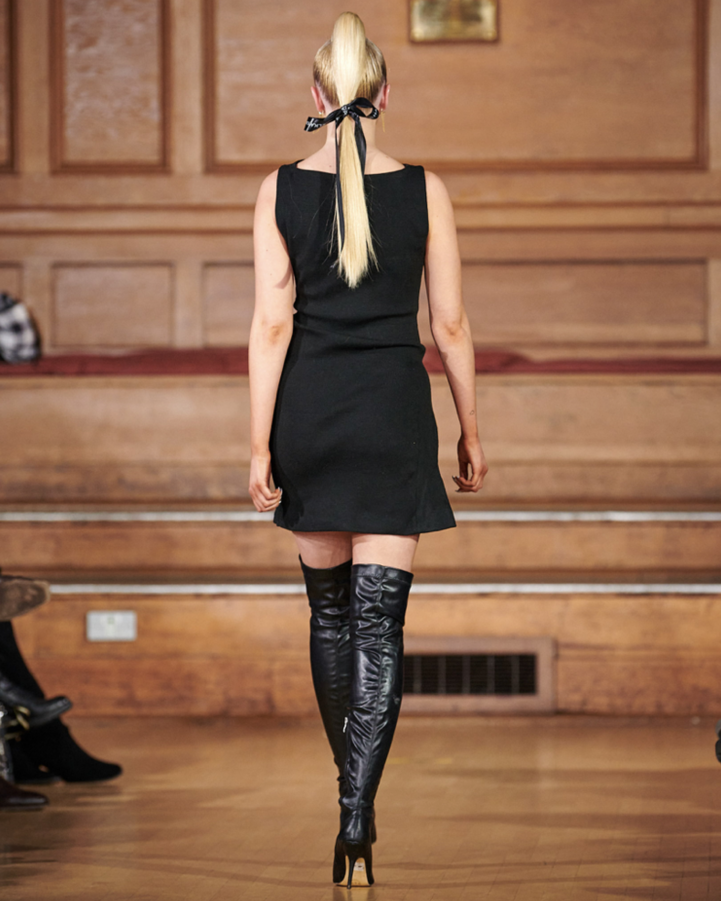 BLACK TWO SIDE ZIP DRESS