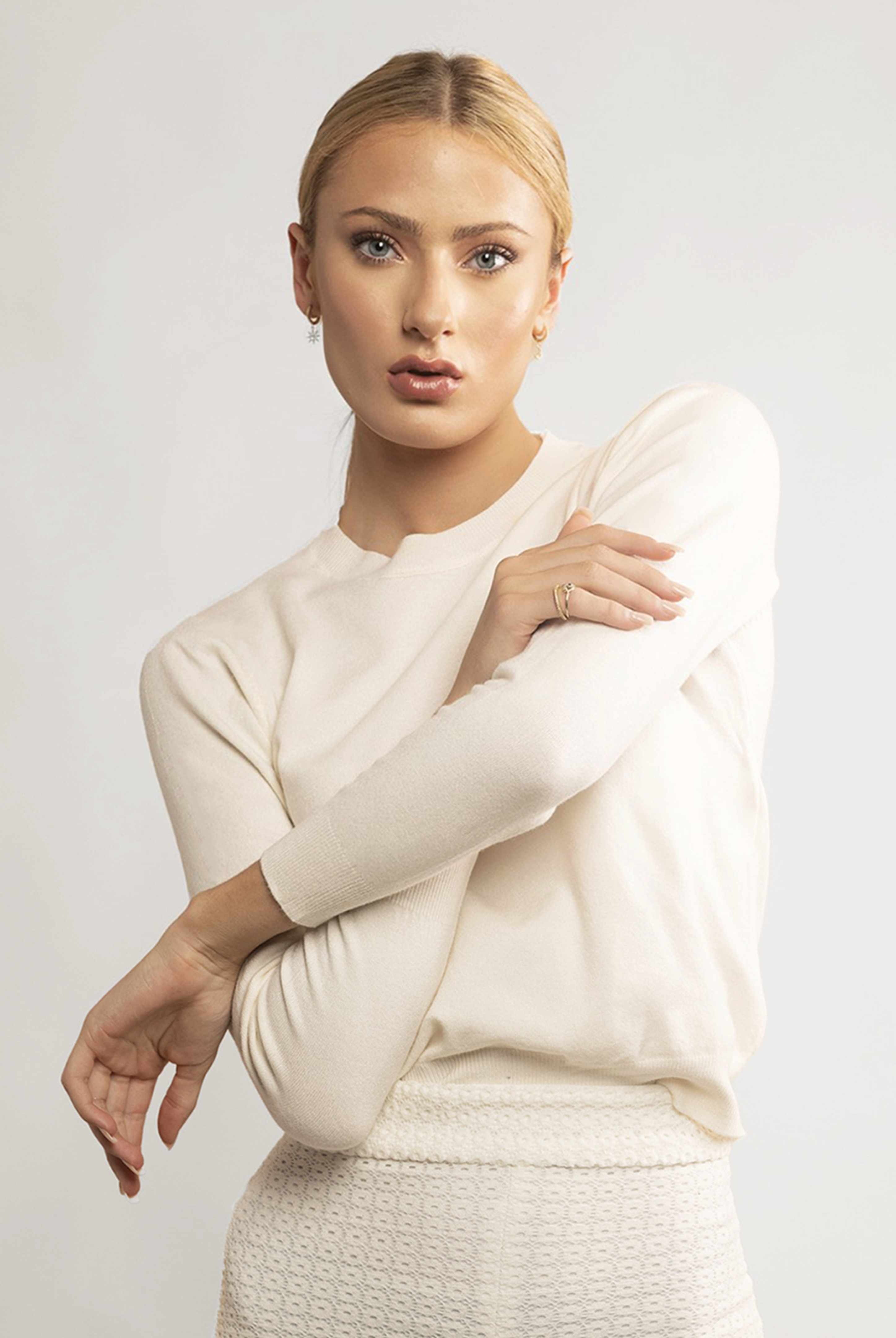 CASHMERE LONG SLEEVE CREW NECK SWEATER