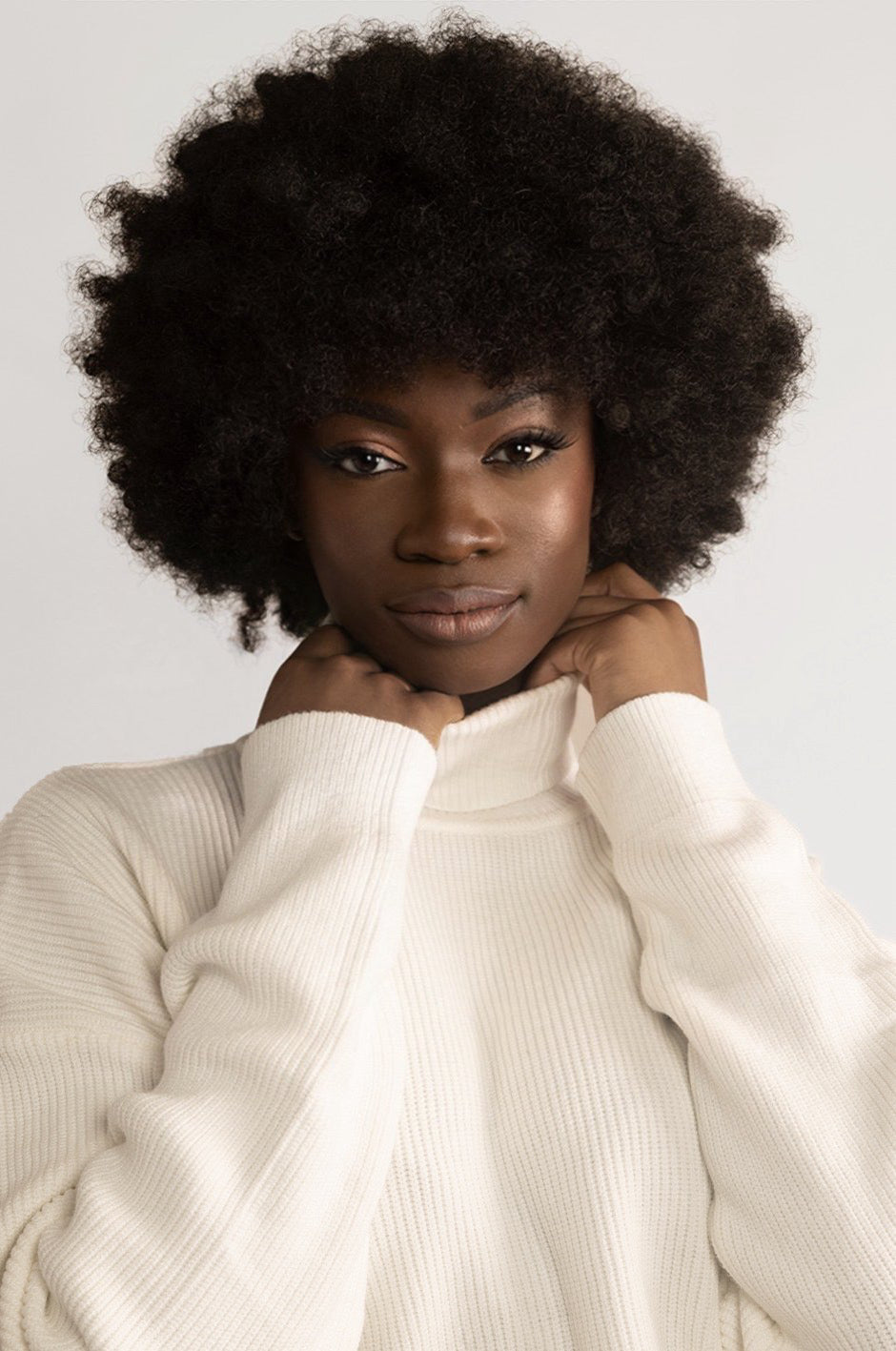 LOOSE FIT TURTLENECK SWEATER