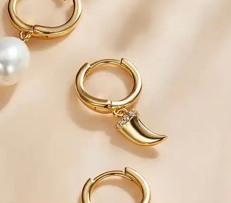 GEORGIE HUGGIE EARRING