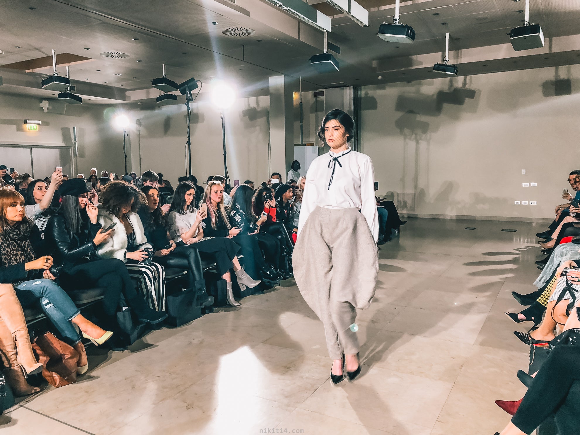 RIDERS CUT LONG TROUSER