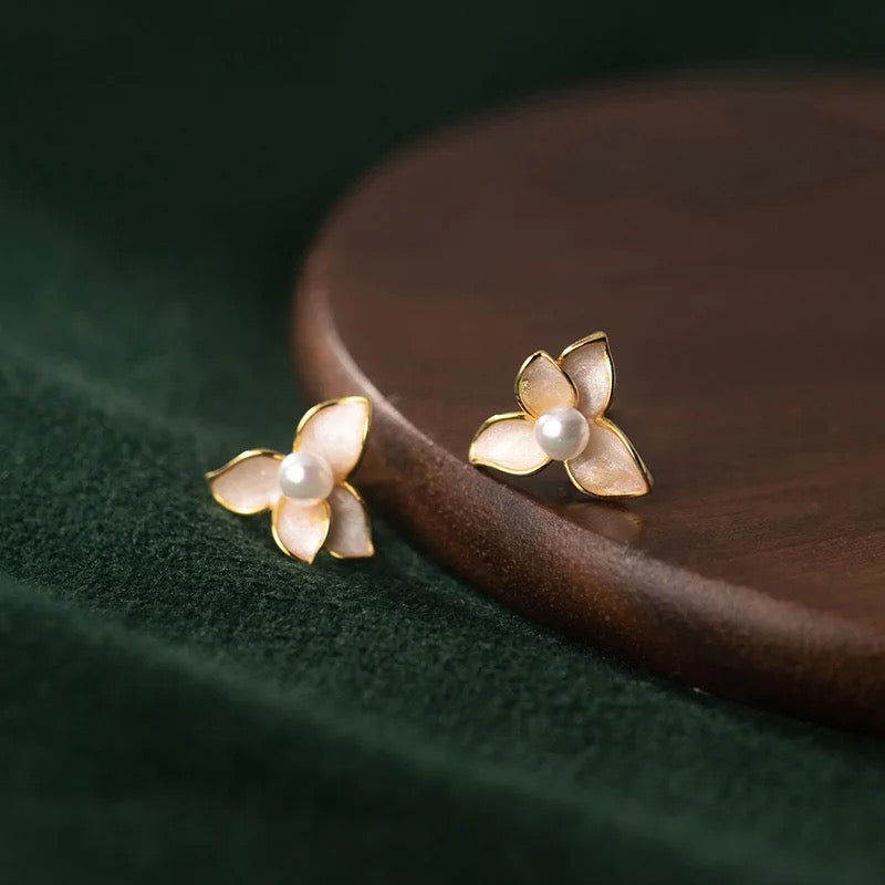 LILLY FLOWER EARRINGS