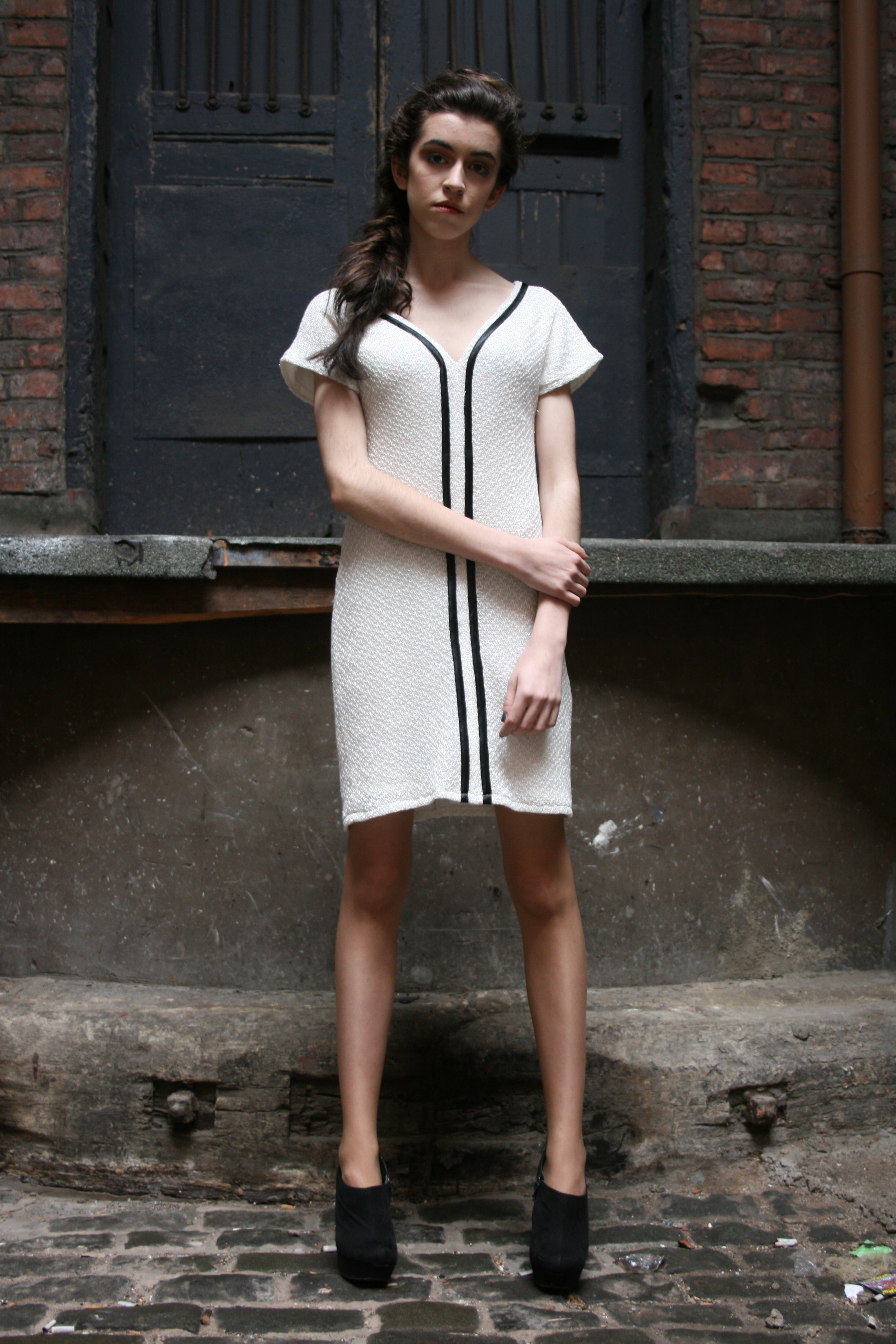 DROP SLEEVE FITTED DRESS