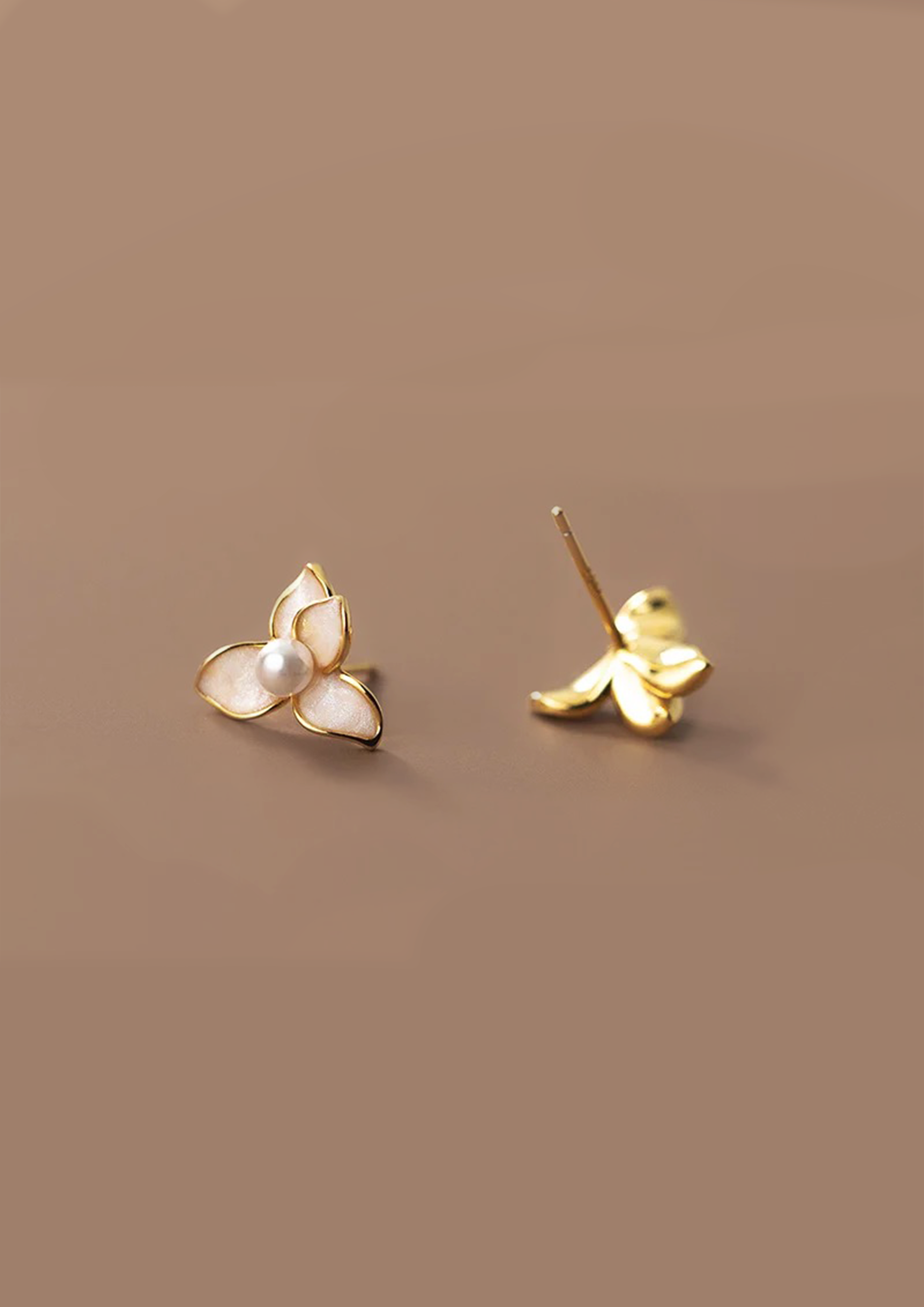 LILLY FLOWER EARRINGS