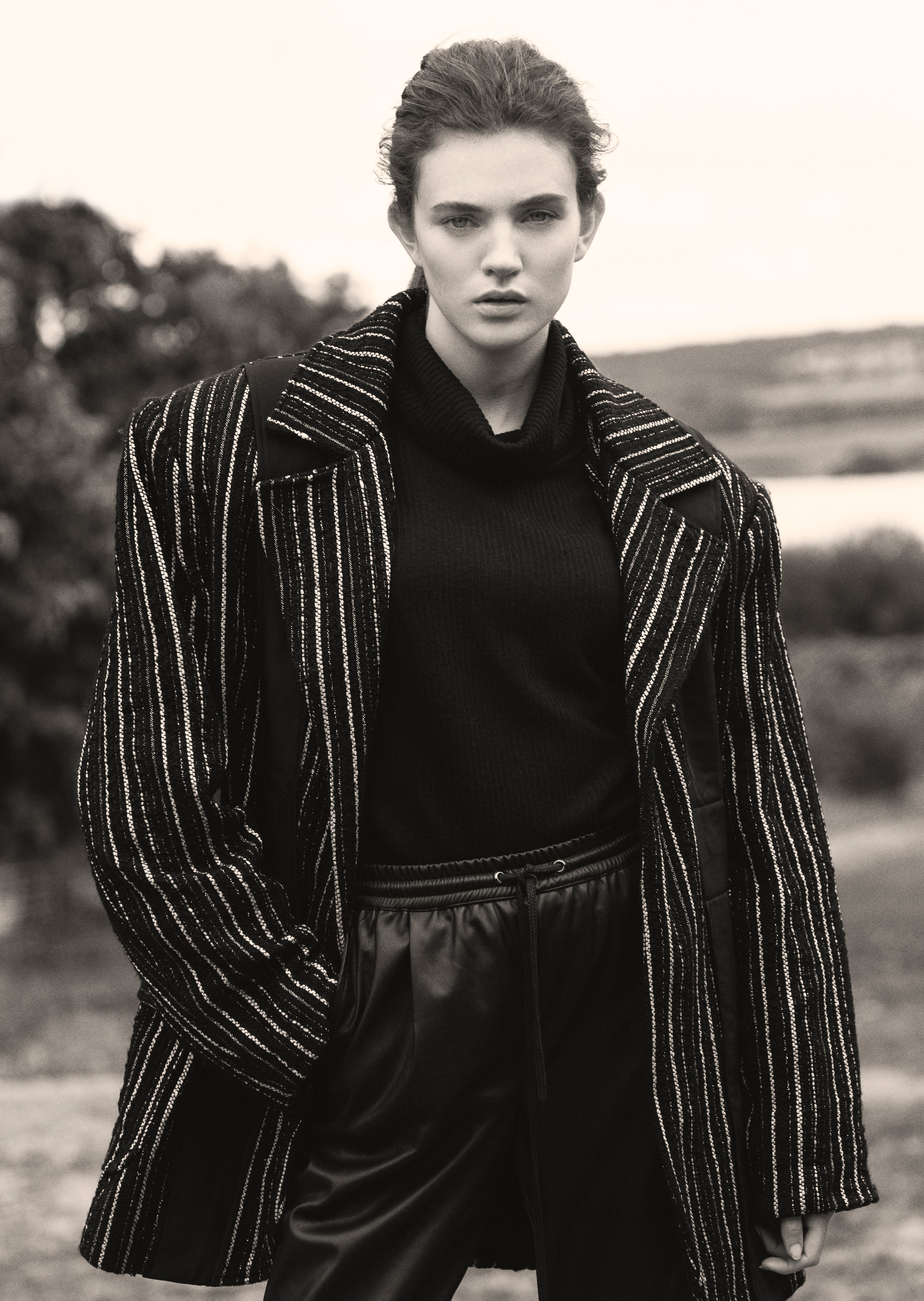 EXAGGERATED SHOULDER HUNTER JACKET