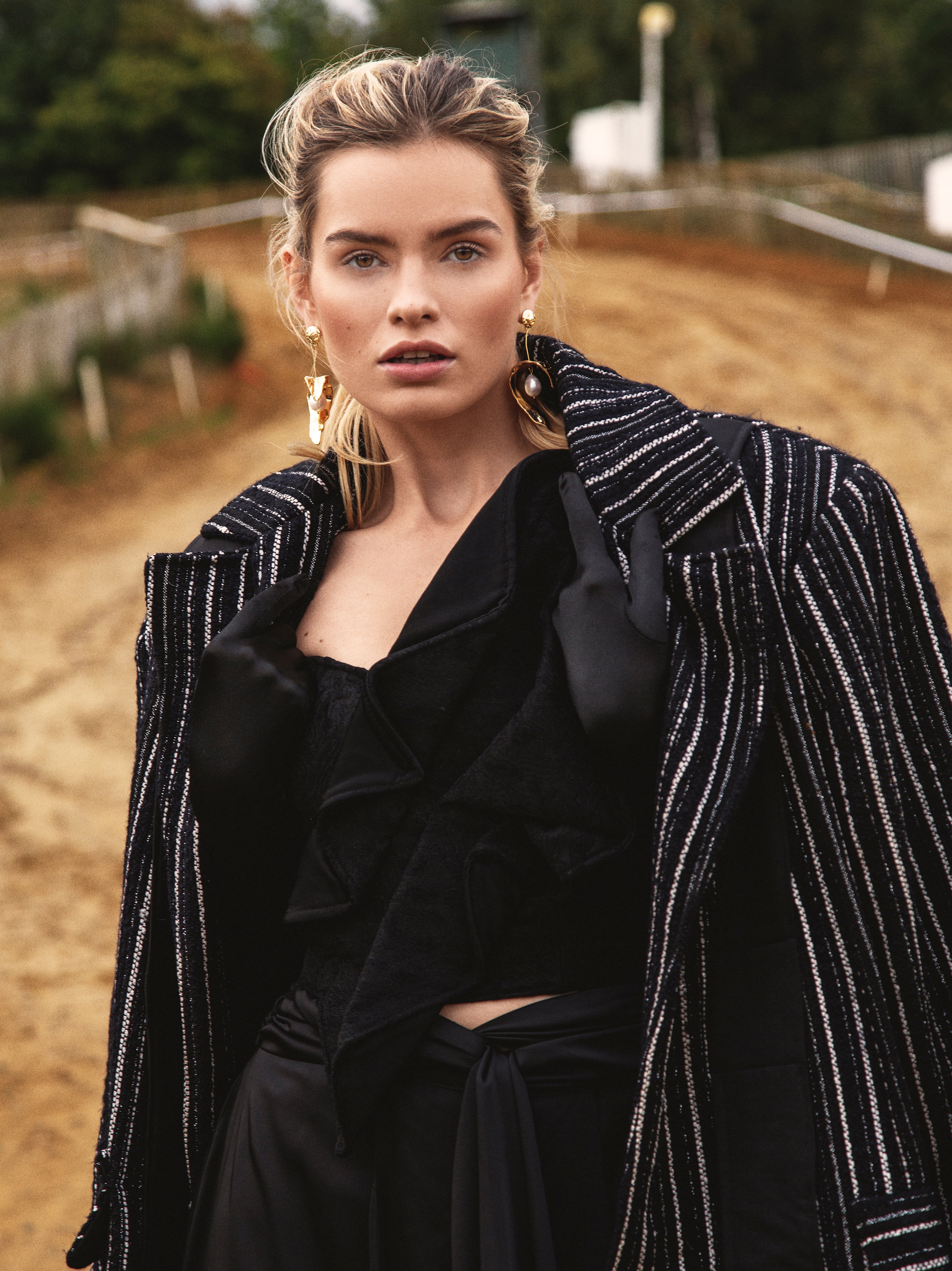 EXAGGERATED SHOULDER HUNTER JACKET