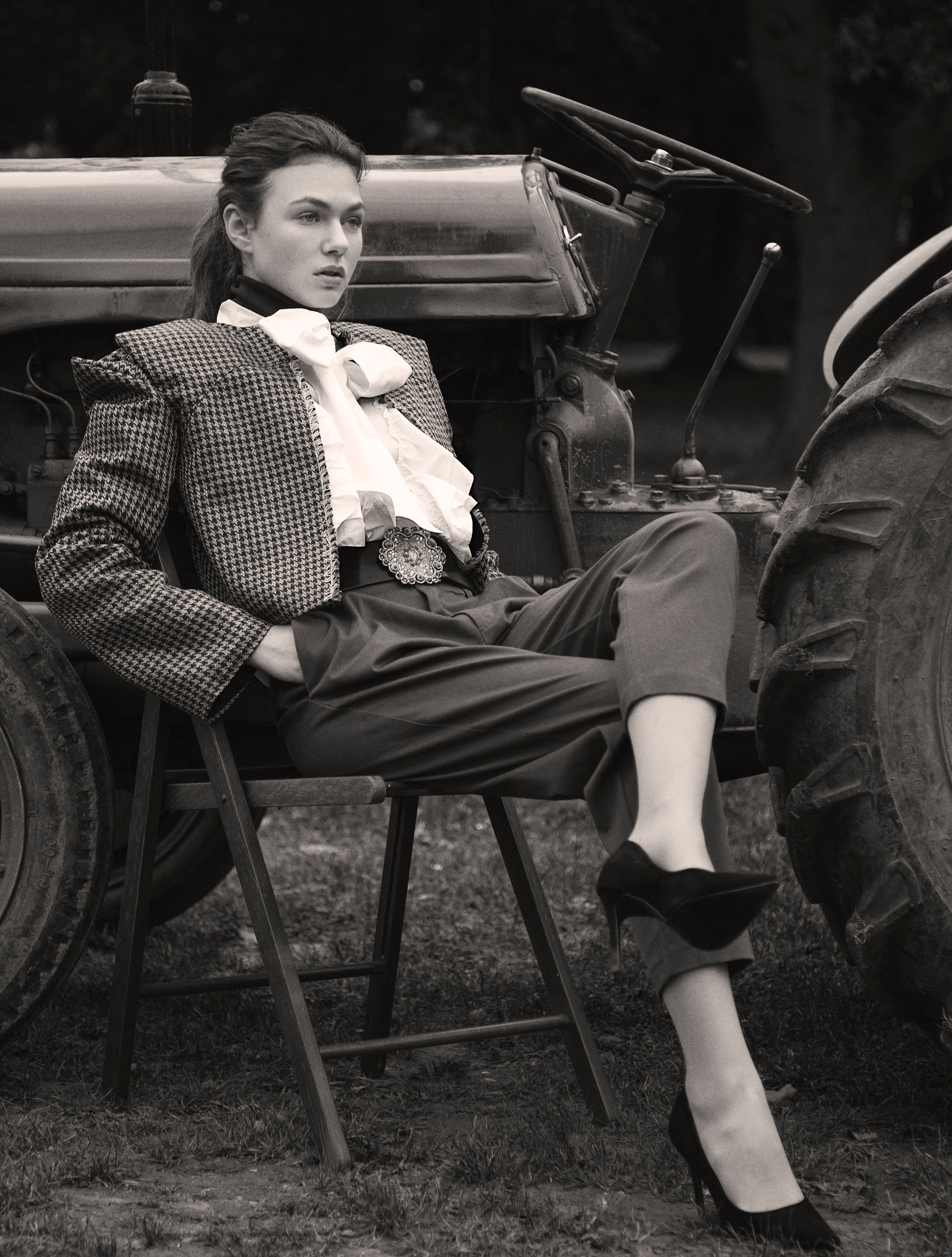 UNIQUE CUT EMPOWERING JACKET & SKIRT