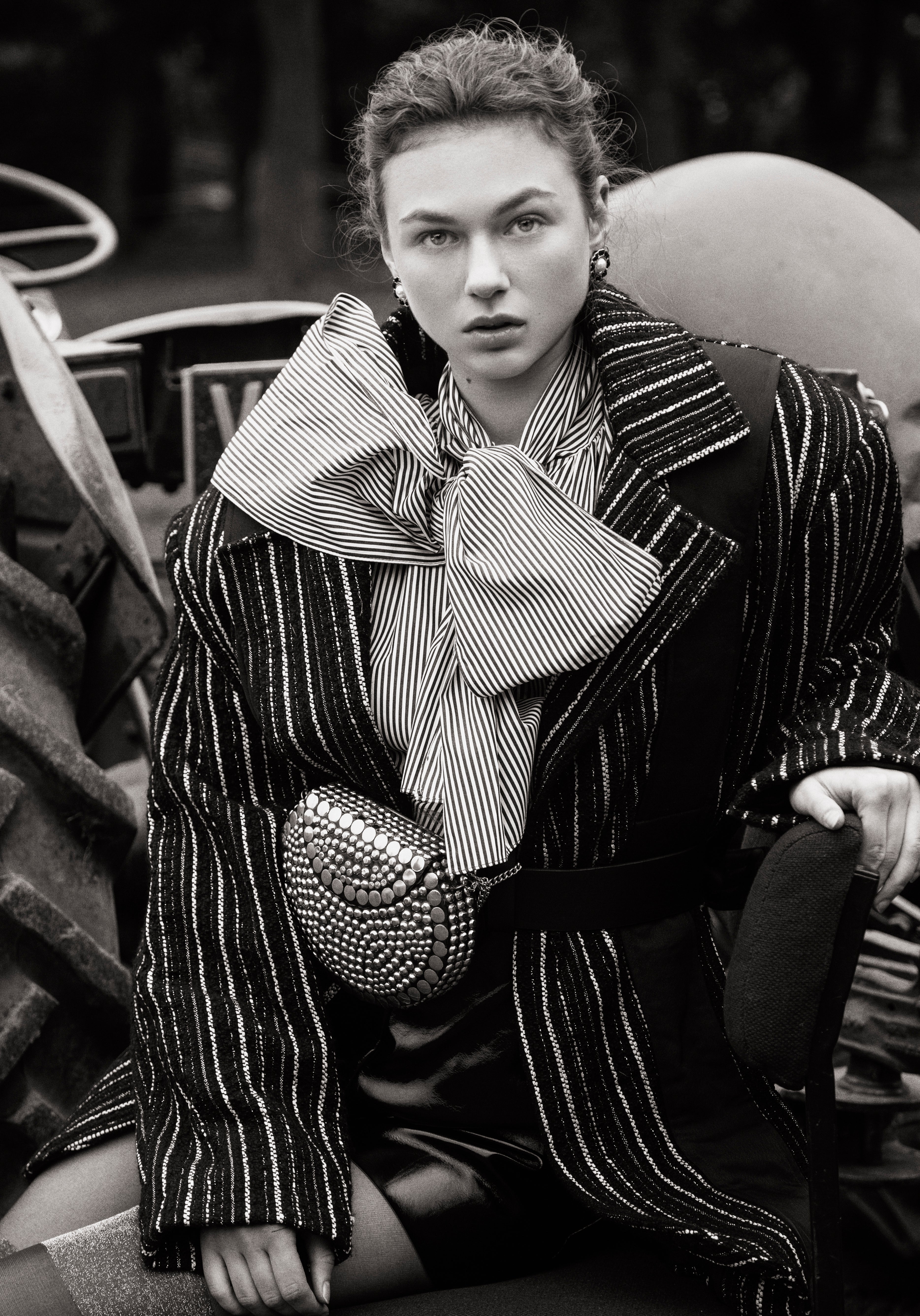 EXAGGERATED SHOULDER HUNTER JACKET