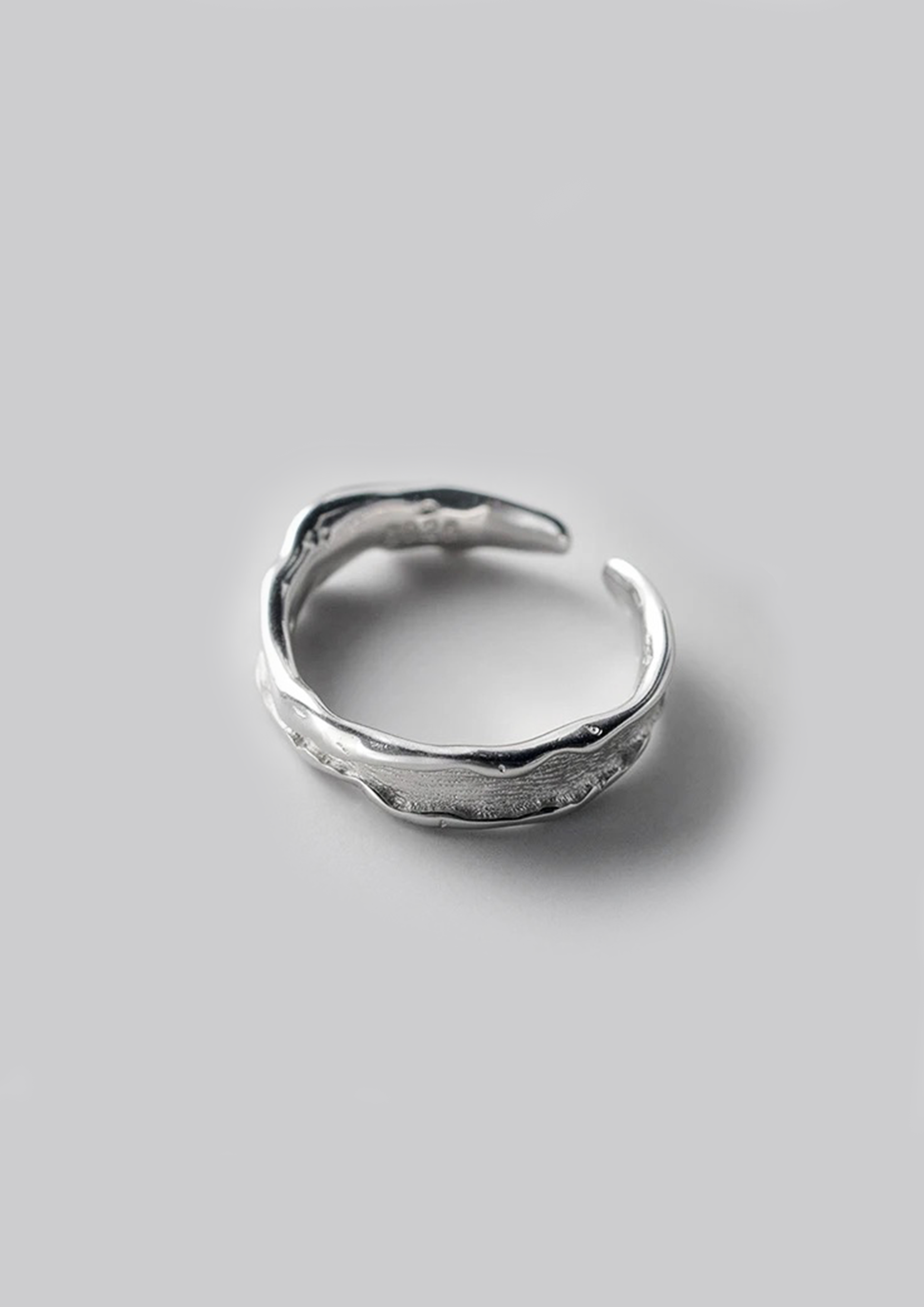 MINA HAMMERED RING