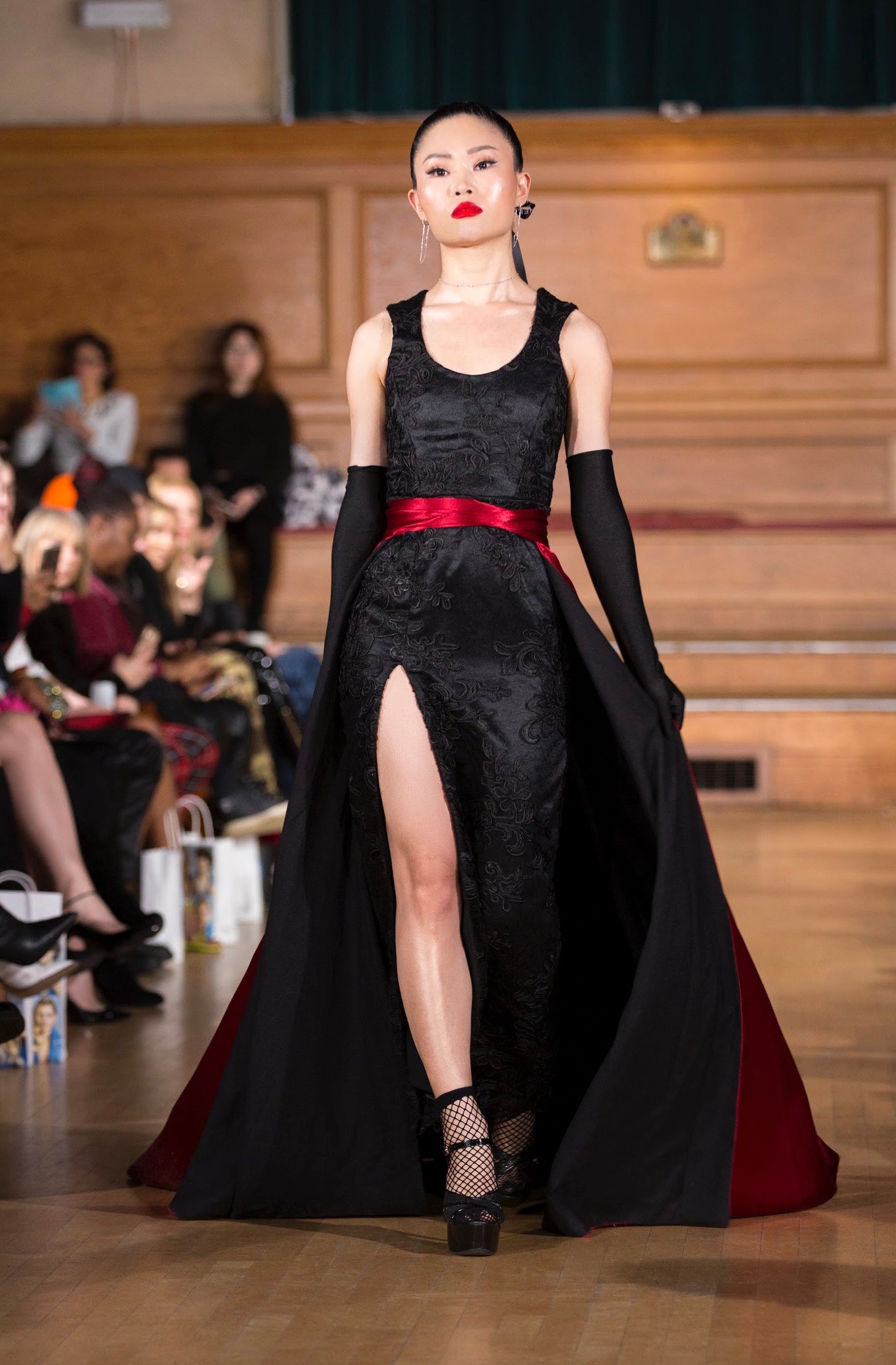 BLACK LACE FITTED DRESS & OVERSKIRT