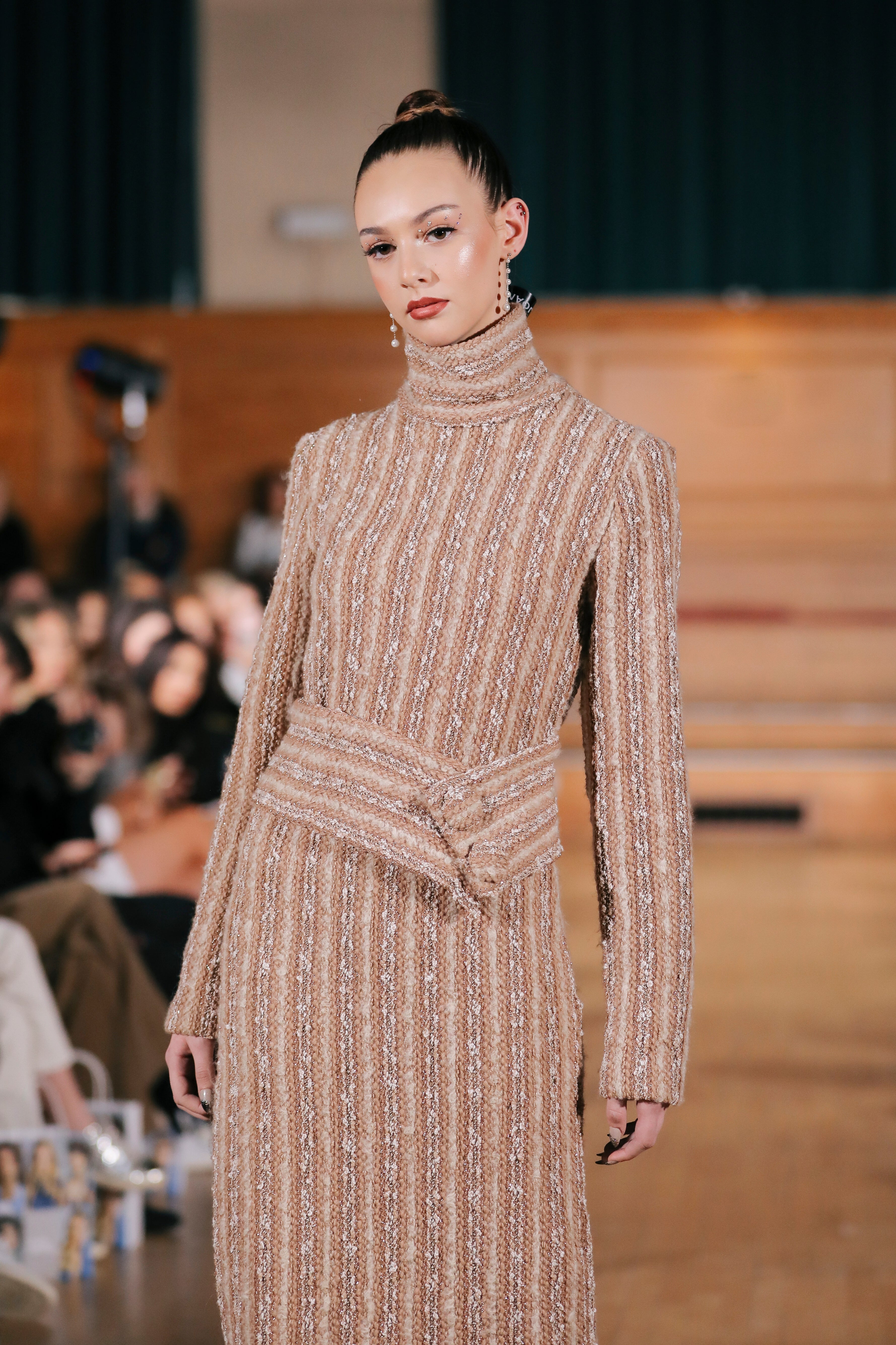 MIDI WOOL DRESS & BELT