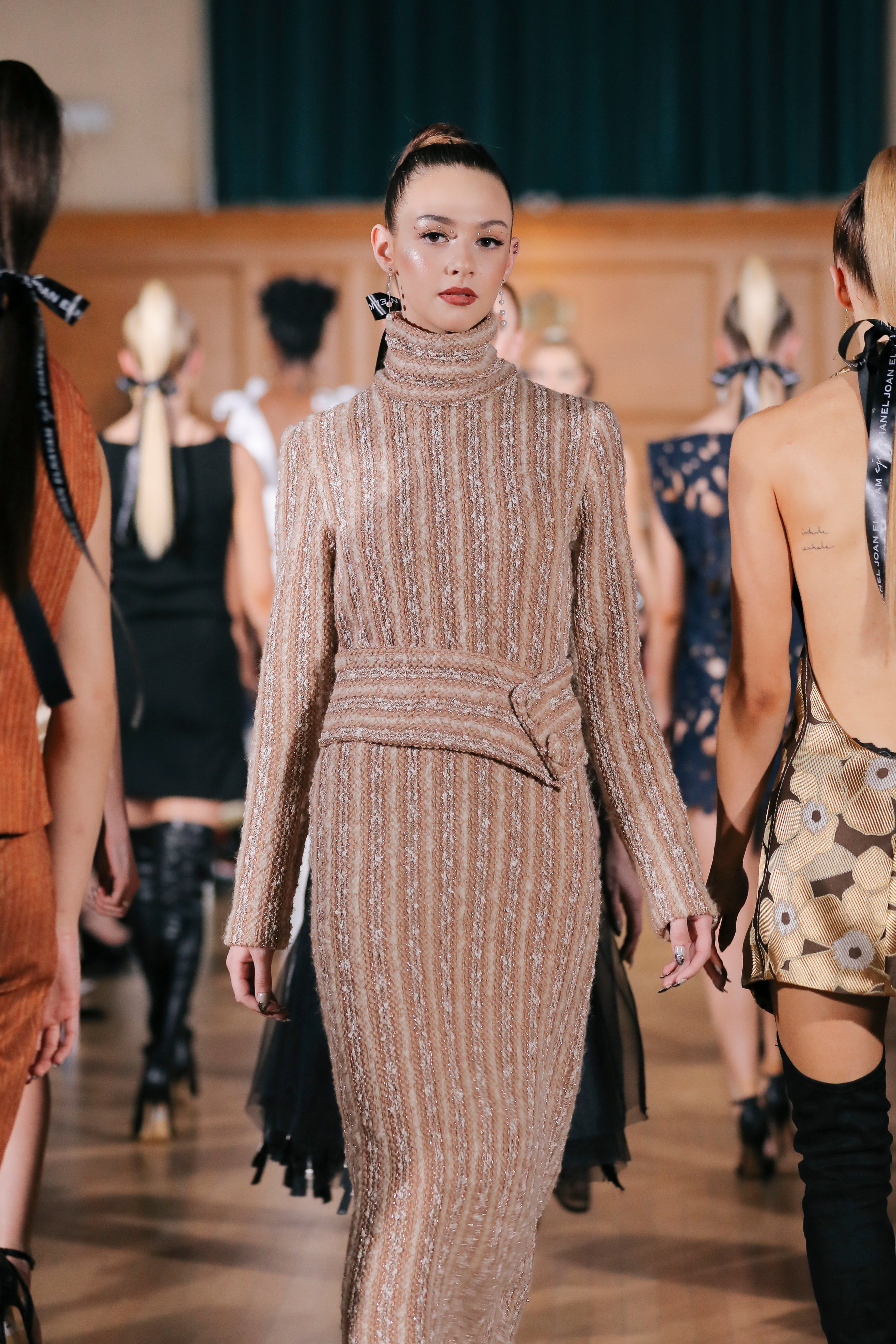 MIDI WOOL DRESS & BELT