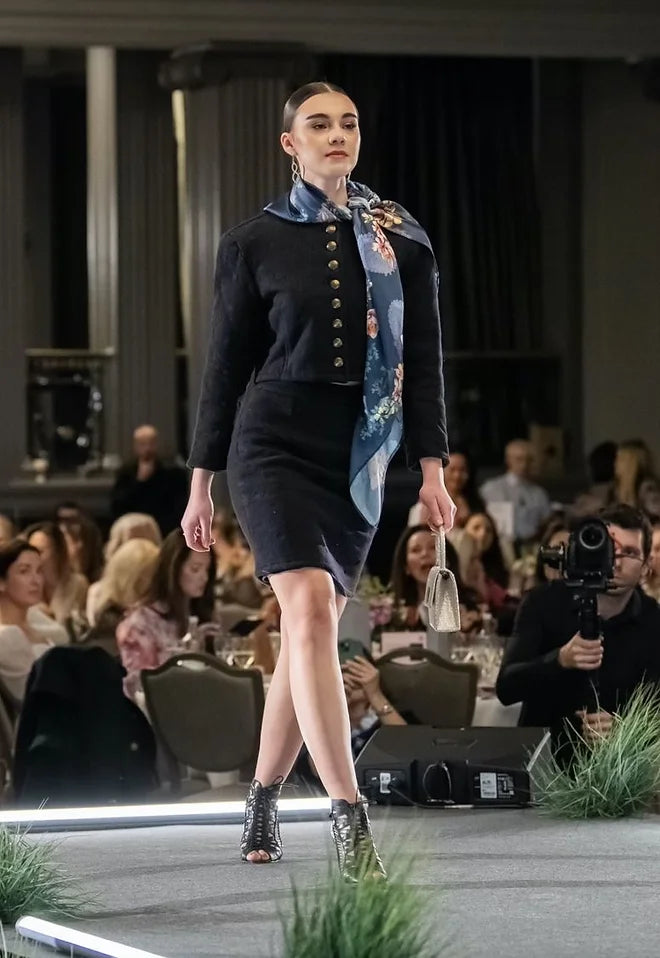 MINIMALIST WOOL SUIT