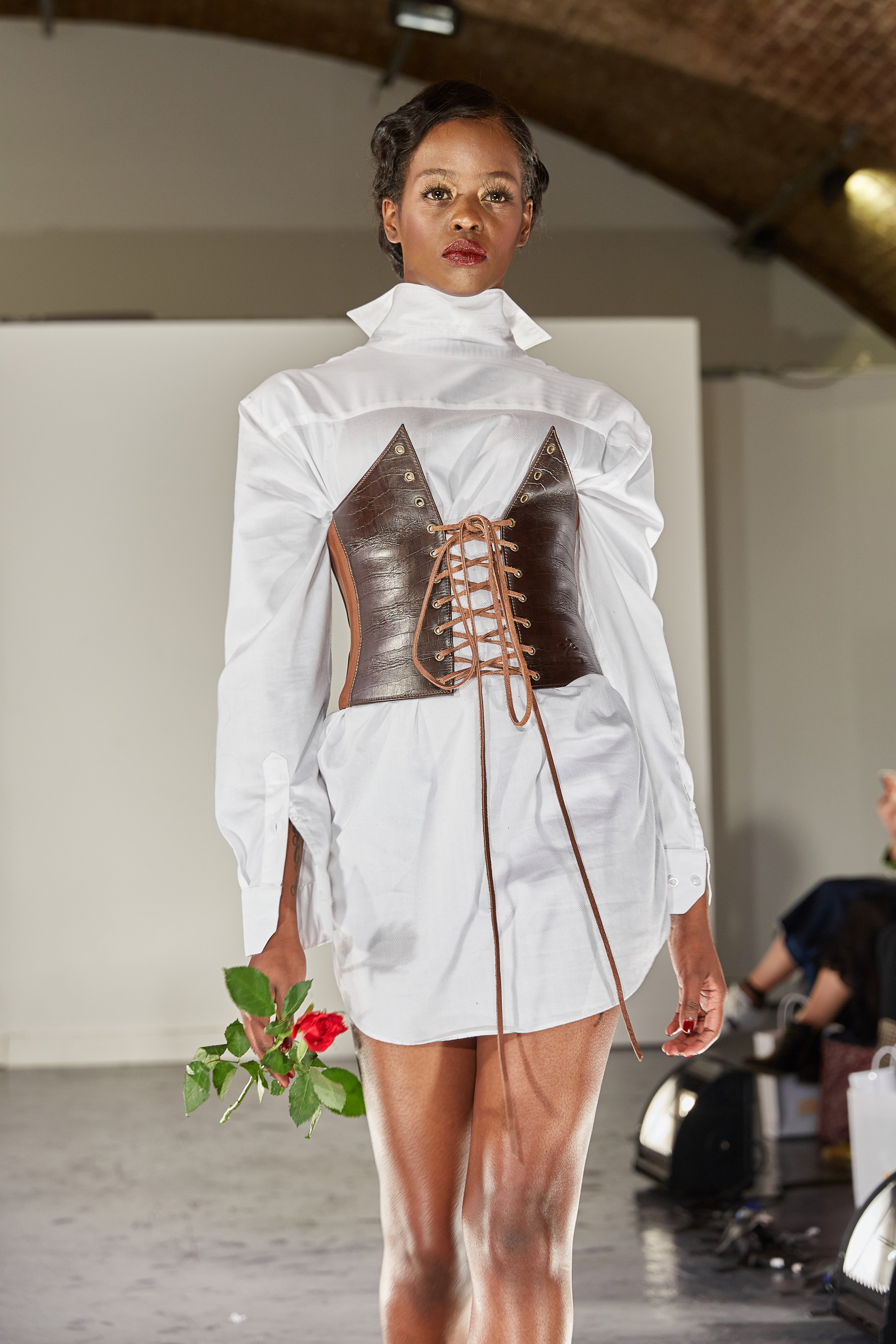 LEATHER POINTED CORSET