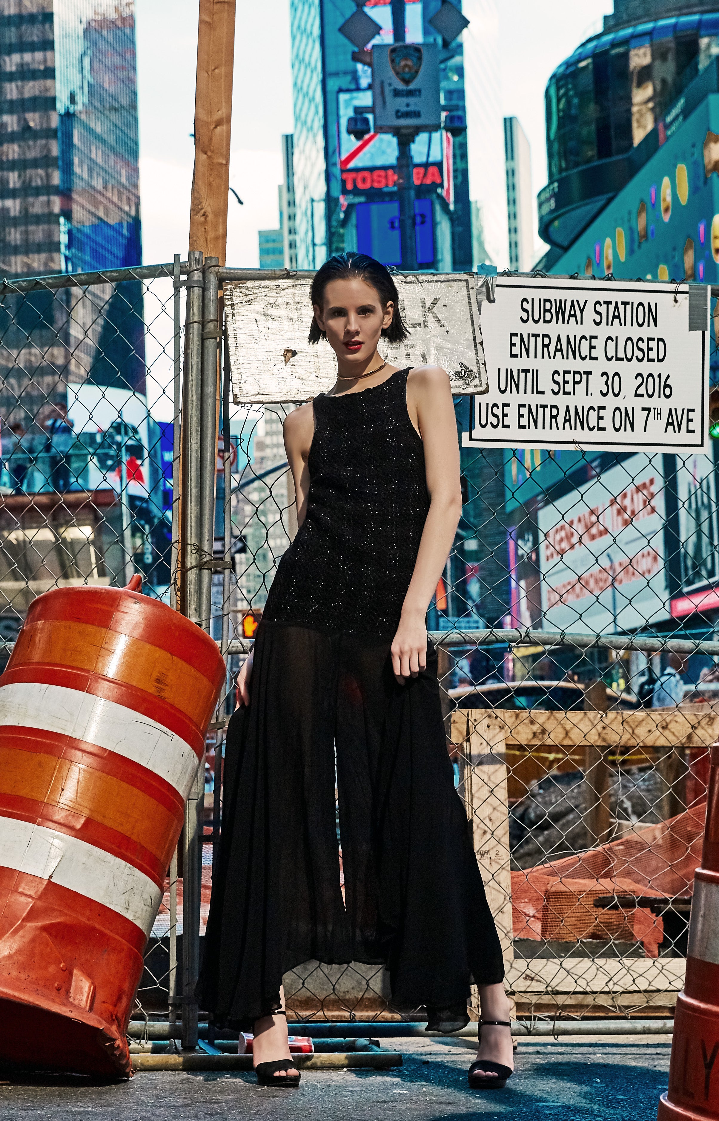 WIDE LEG SLEEVELESS JUMPSUIT