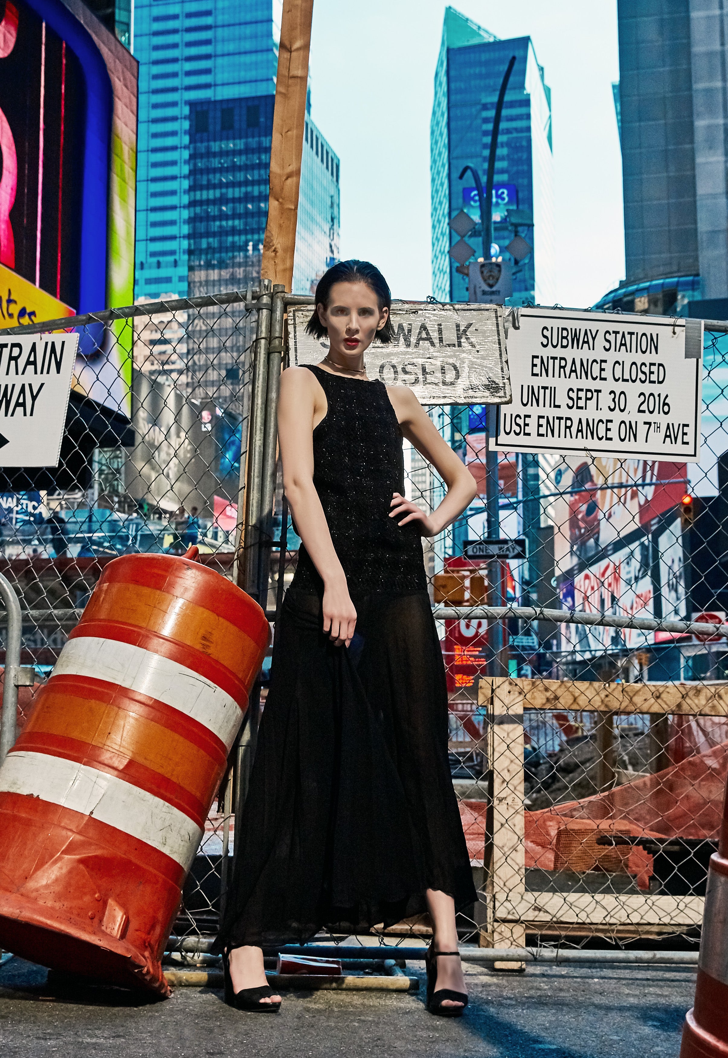 WIDE LEG SLEEVELESS JUMPSUIT