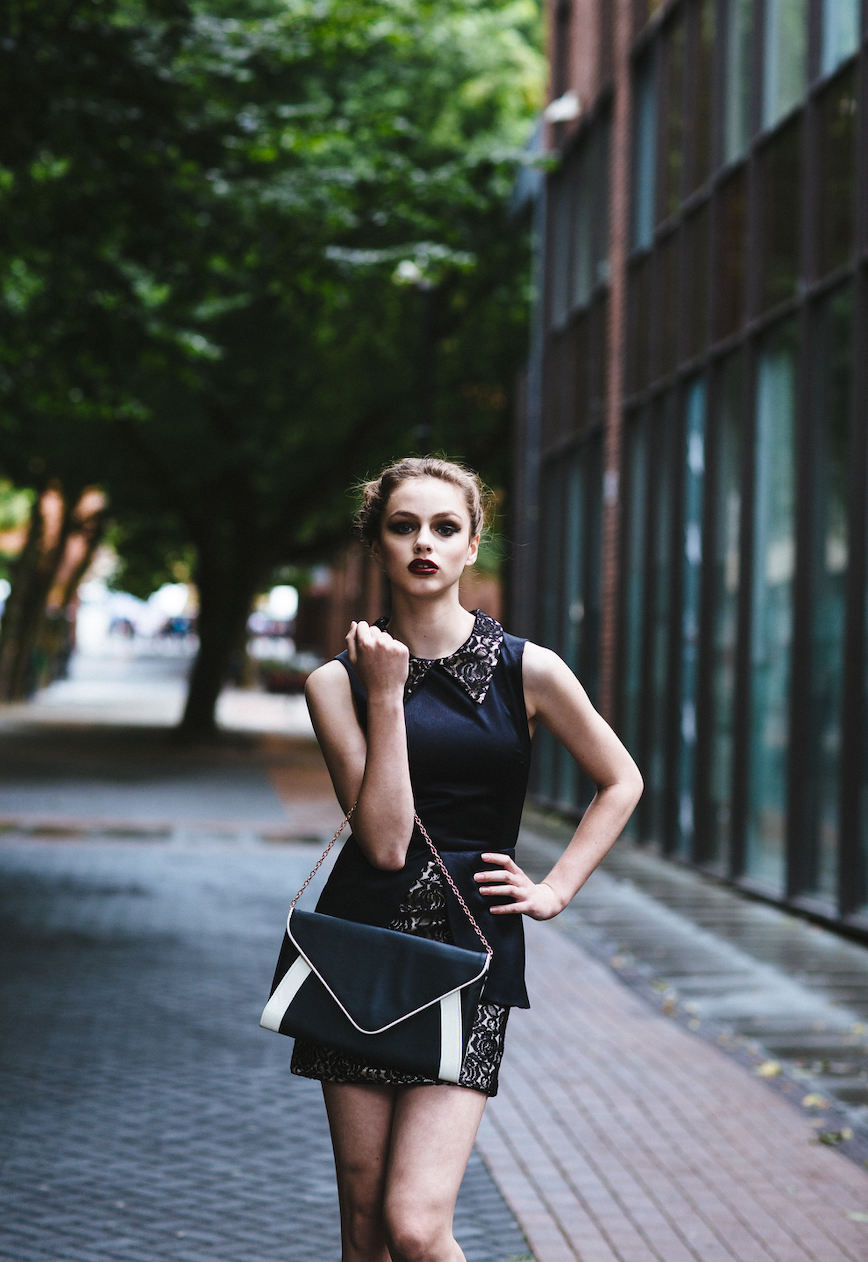 FITTED SLEEVELESS PEPLUM DRESS