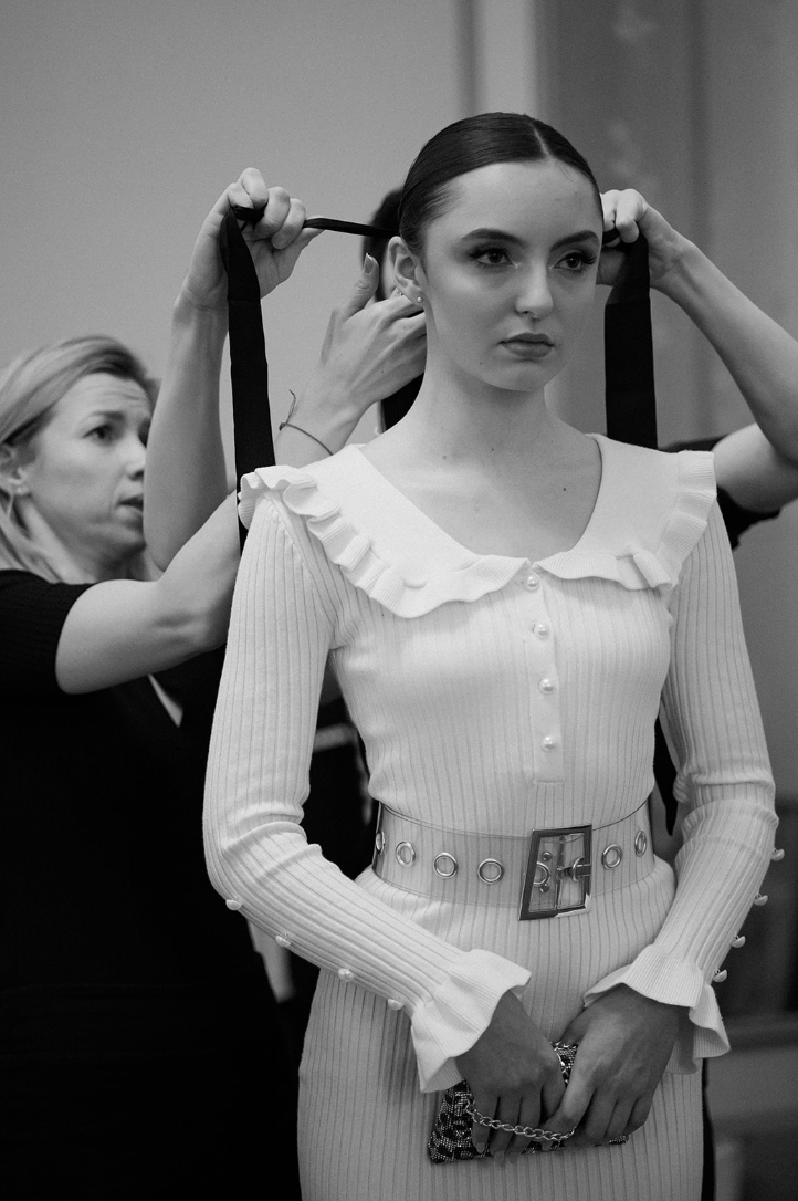 RUFFLED DETAILED KNITTED DRESS