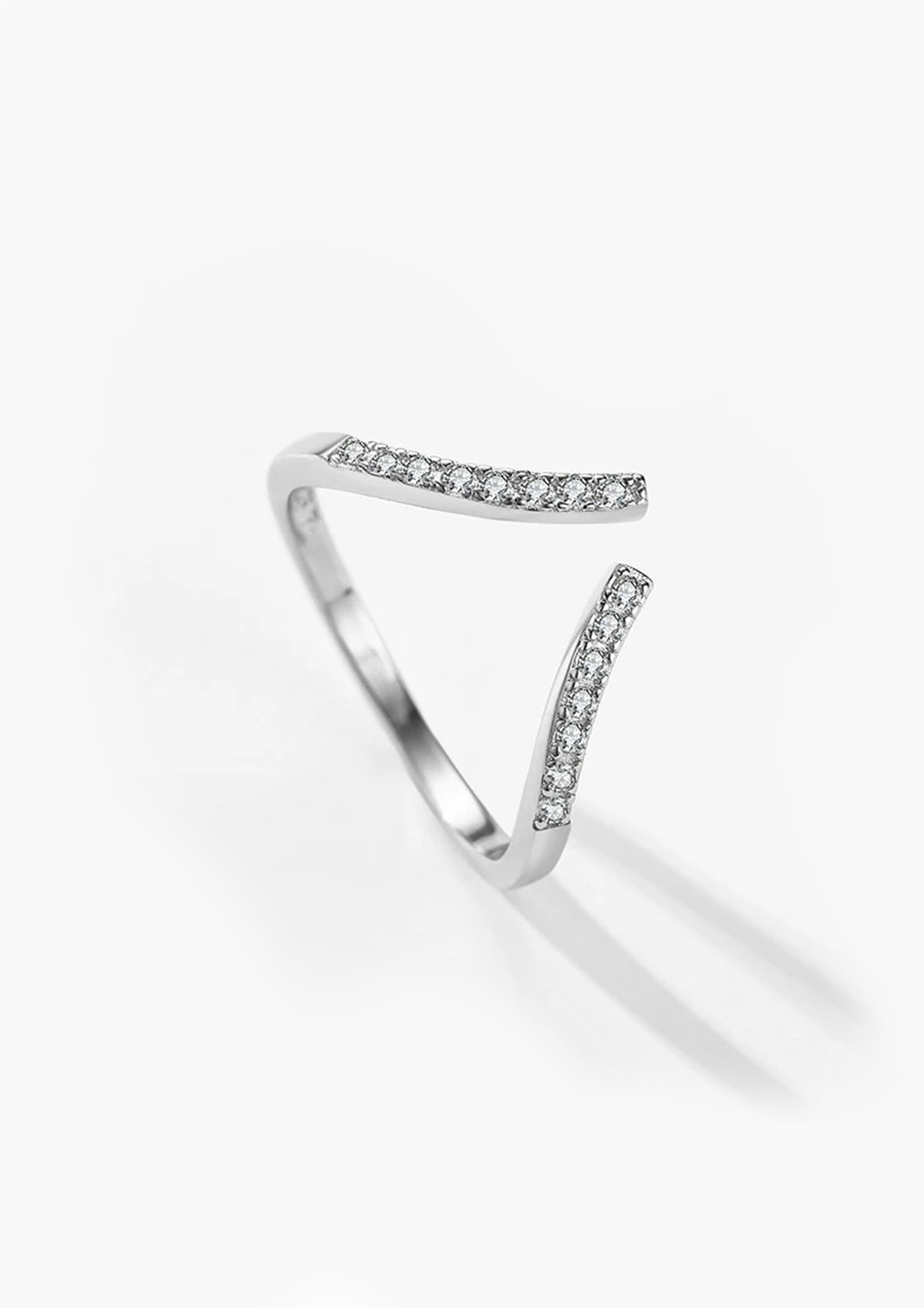 DANYA WISHBONE RING