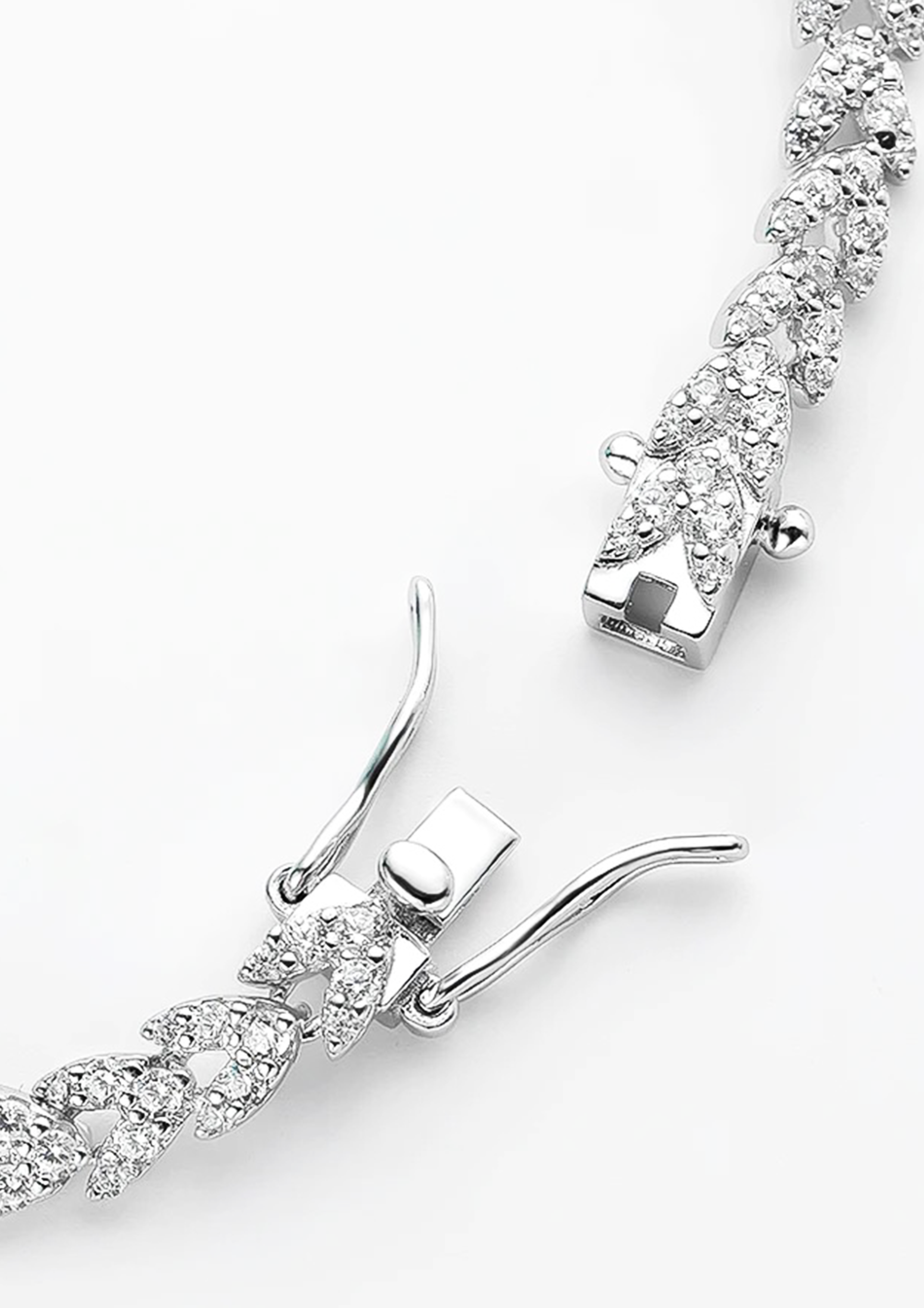 DENISE NAVETTE LEAF BRACELET