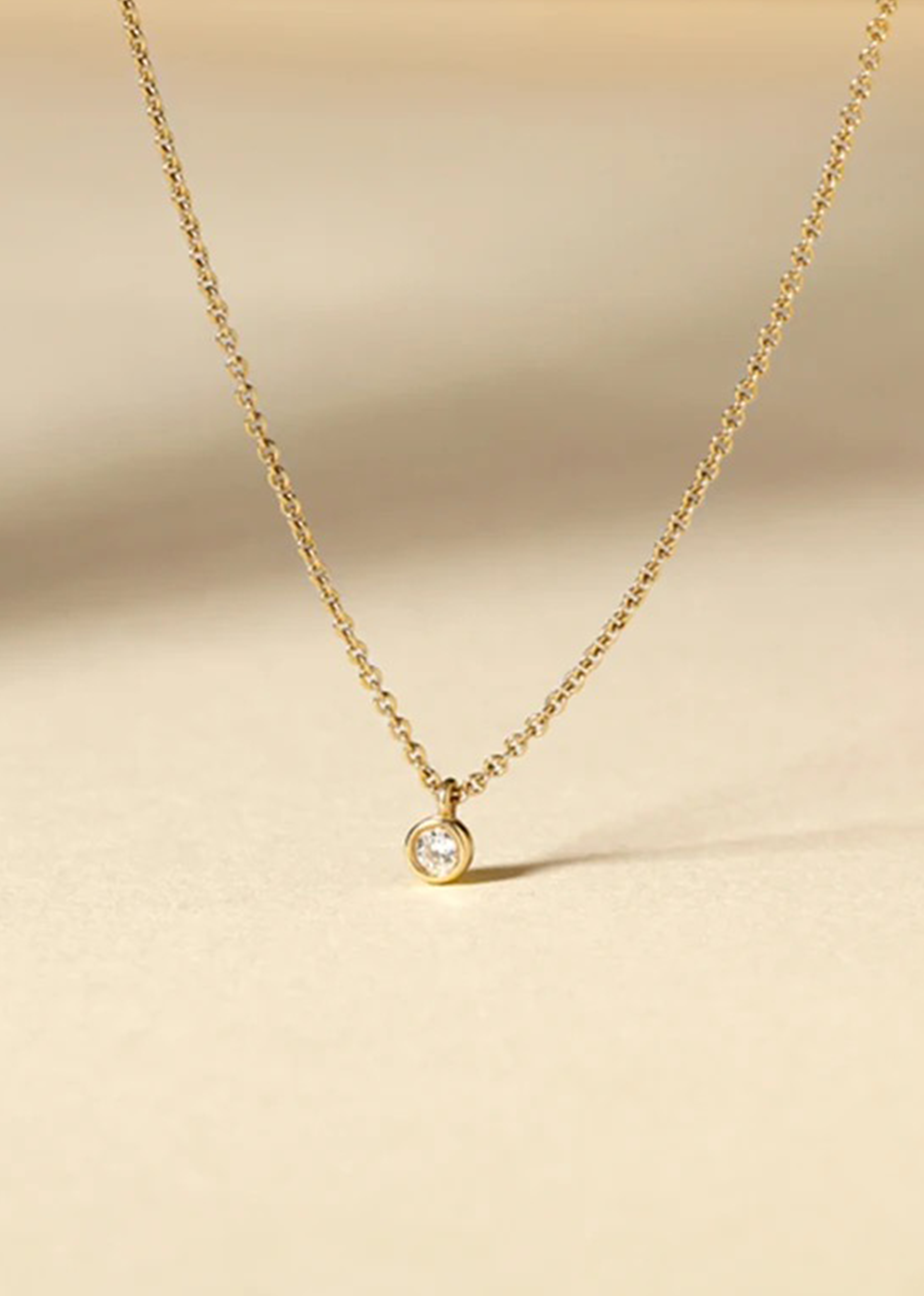 14K GOLD SINGLE DIAMOND NECKLACE