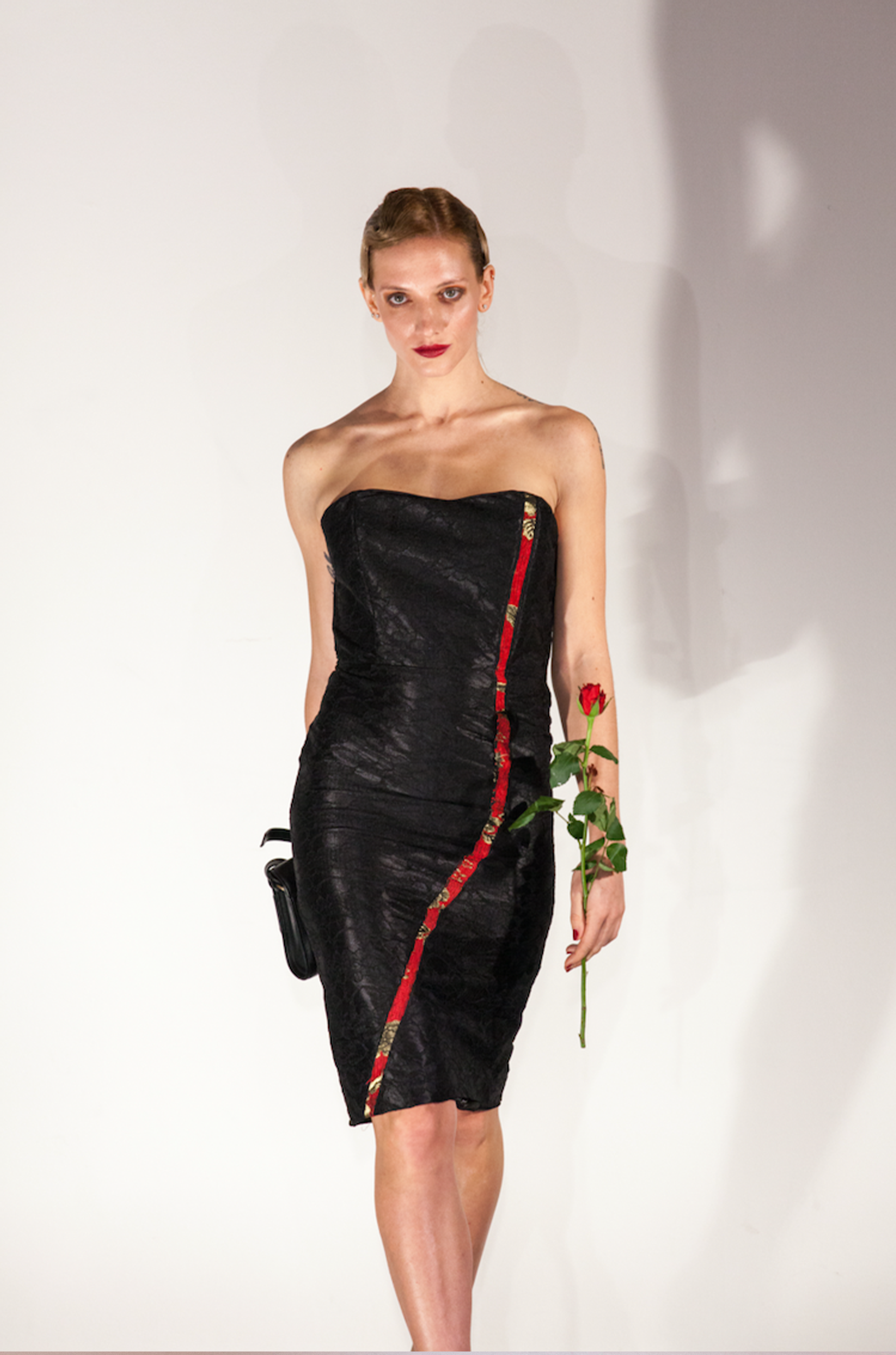 ASYMMETRIC JACQUARD LINE STRAPLESS DRESS