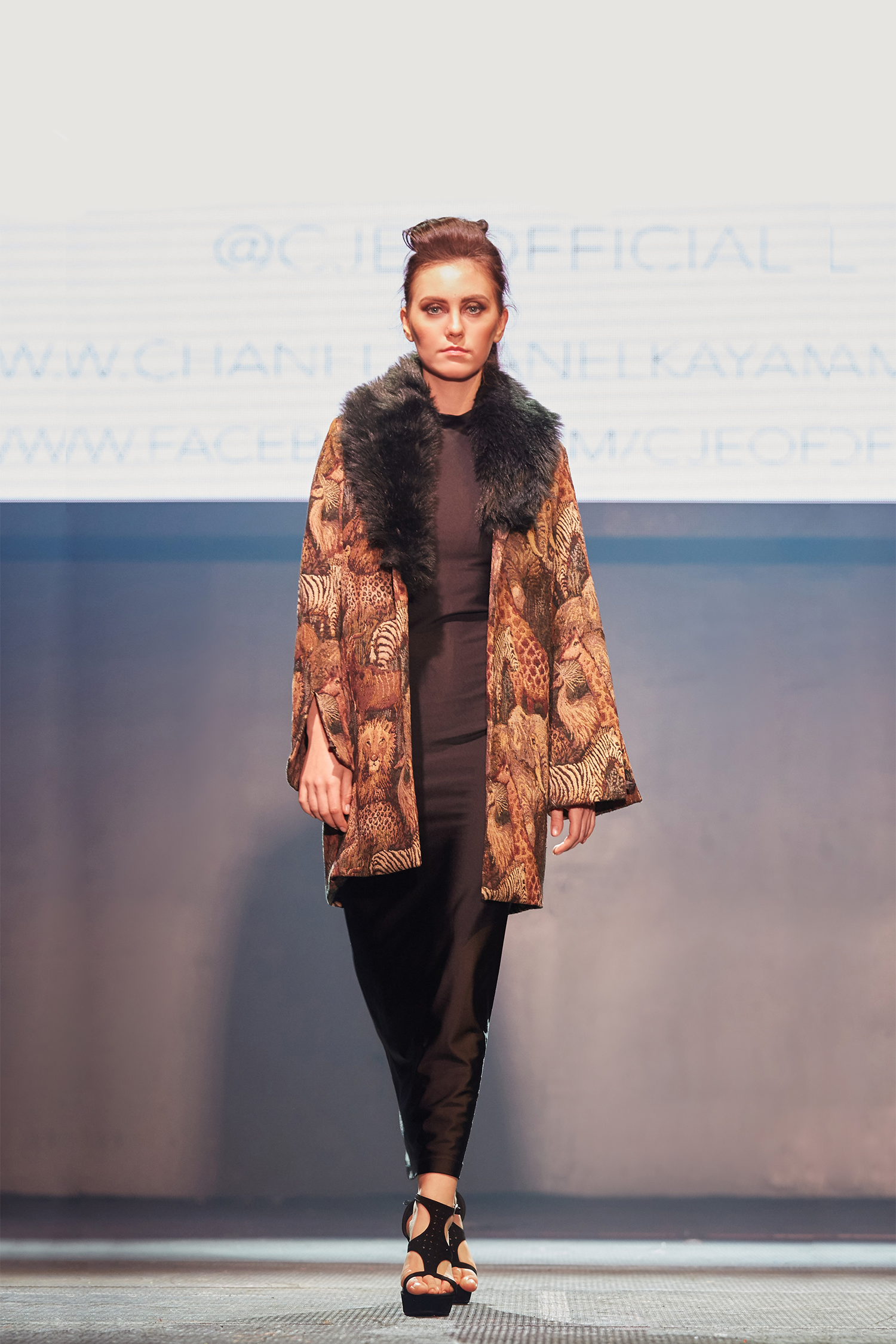 ANIMAL WEAVED COAT
