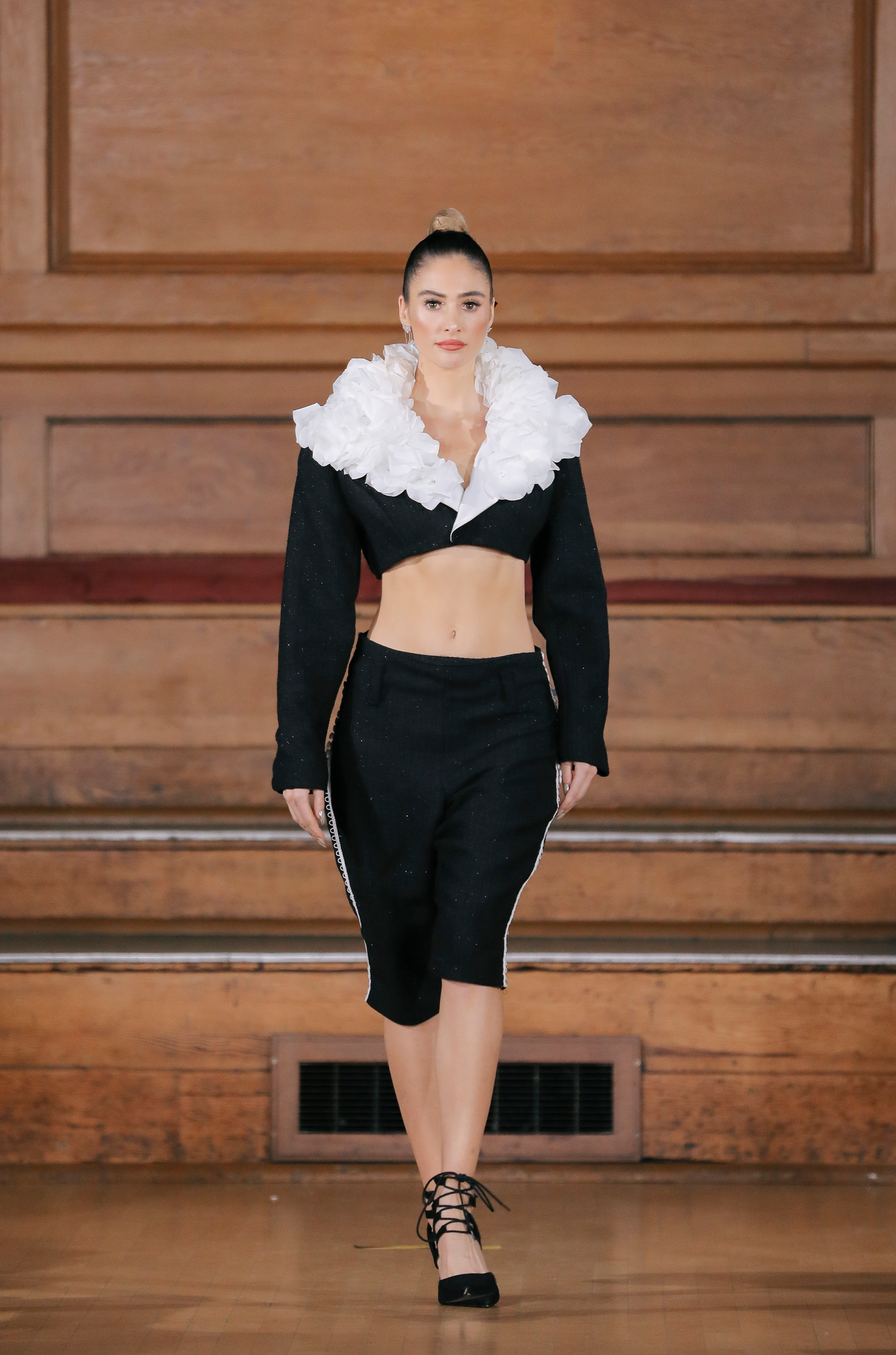 WOVEN BUTTON UP TROUSER